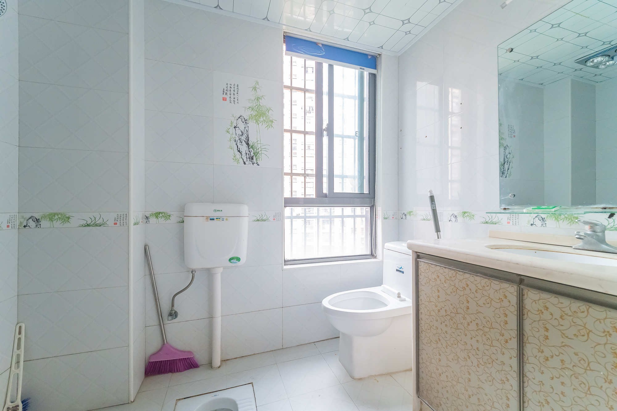 华润凤凰城二期  3室2厅1卫    78.8万 华润凤凰城二期  3室2厅1卫    78.8万卫生间