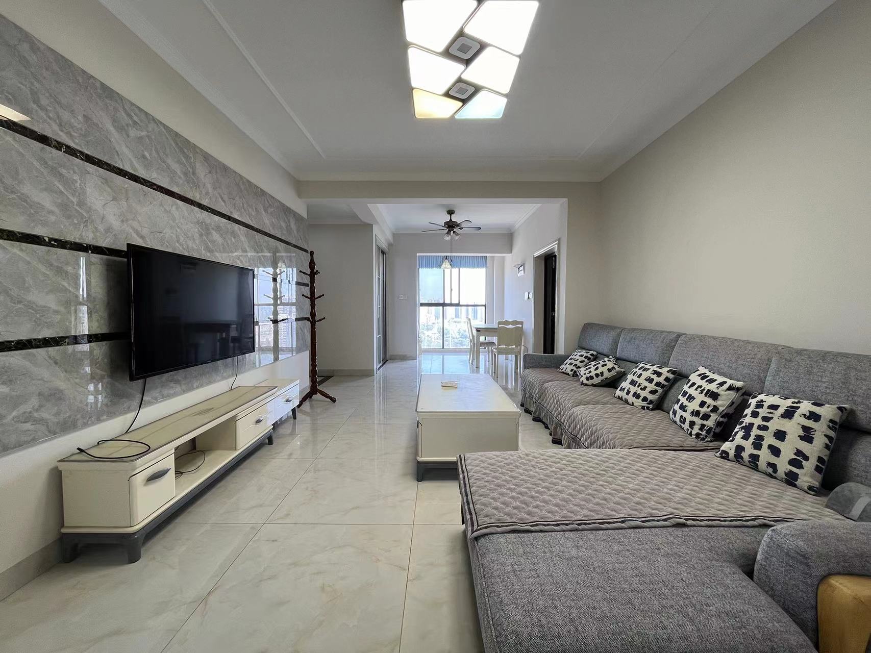 武广国际学苑  3室2厅2卫    110.0万 武广国际学苑  3室2厅2卫    110.0万室内图