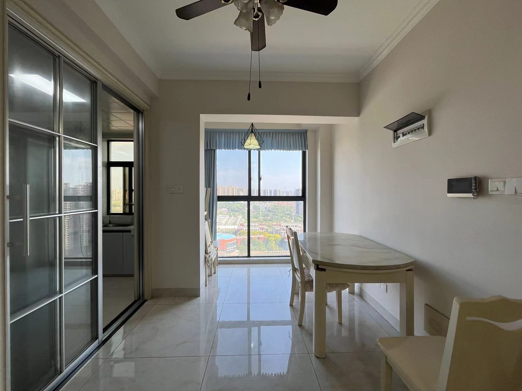 武广国际学苑  3室2厅2卫    110.0万 武广国际学苑  3室2厅2卫    110.0万室内图