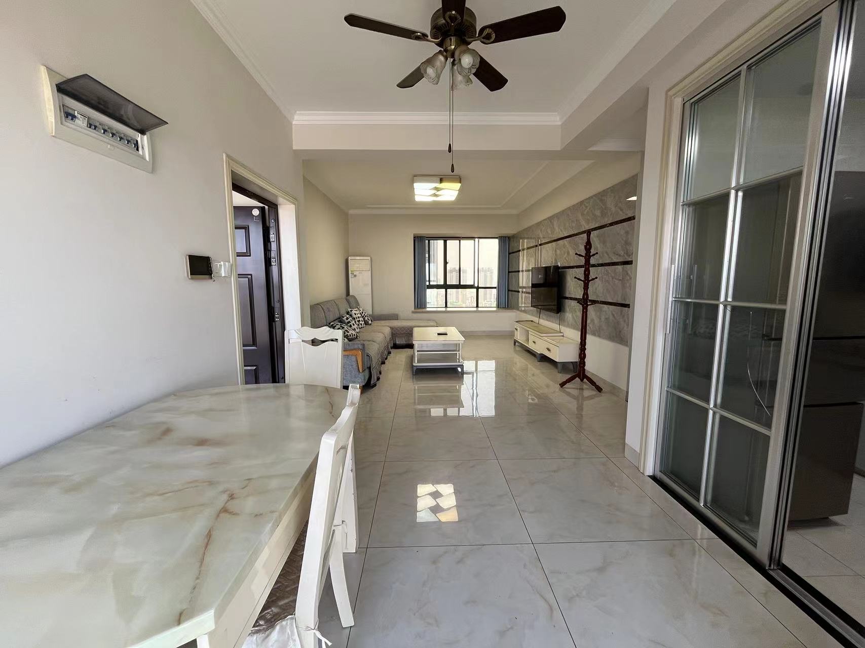 武广国际学苑  3室2厅2卫    110.0万 武广国际学苑  3室2厅2卫    110.0万室内图