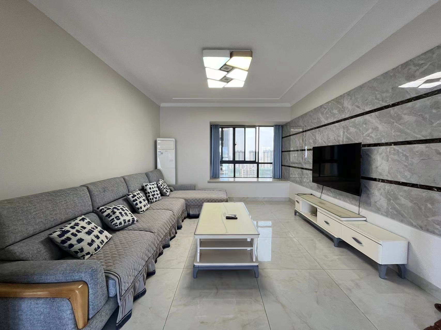 武广国际学苑  3室2厅2卫    110.0万 武广国际学苑  3室2厅2卫    110.0万室内图