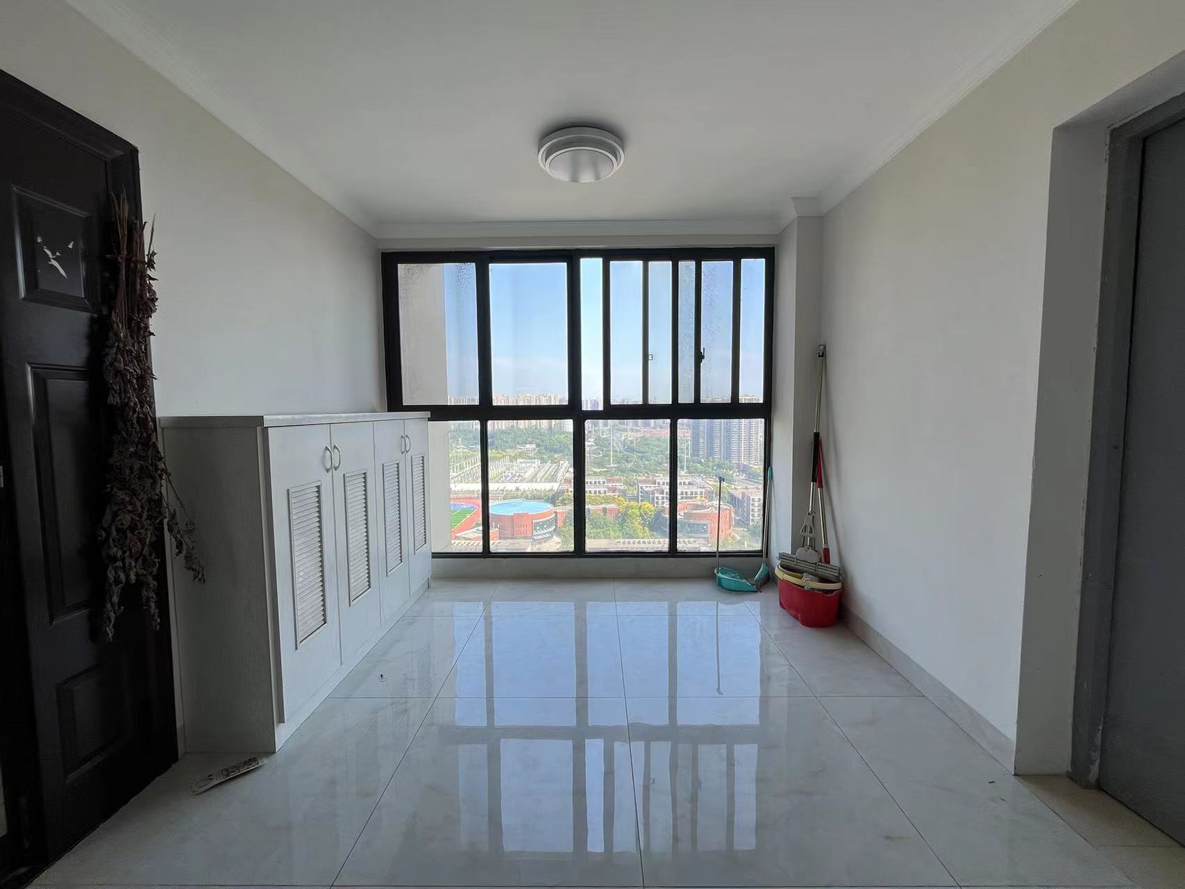 武广国际学苑  3室2厅2卫    110.0万 武广国际学苑  3室2厅2卫    110.0万室内图