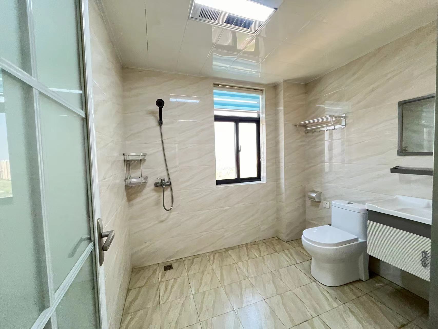 武广国际学苑  3室2厅2卫    110.0万 武广国际学苑  3室2厅2卫    110.0万室内图