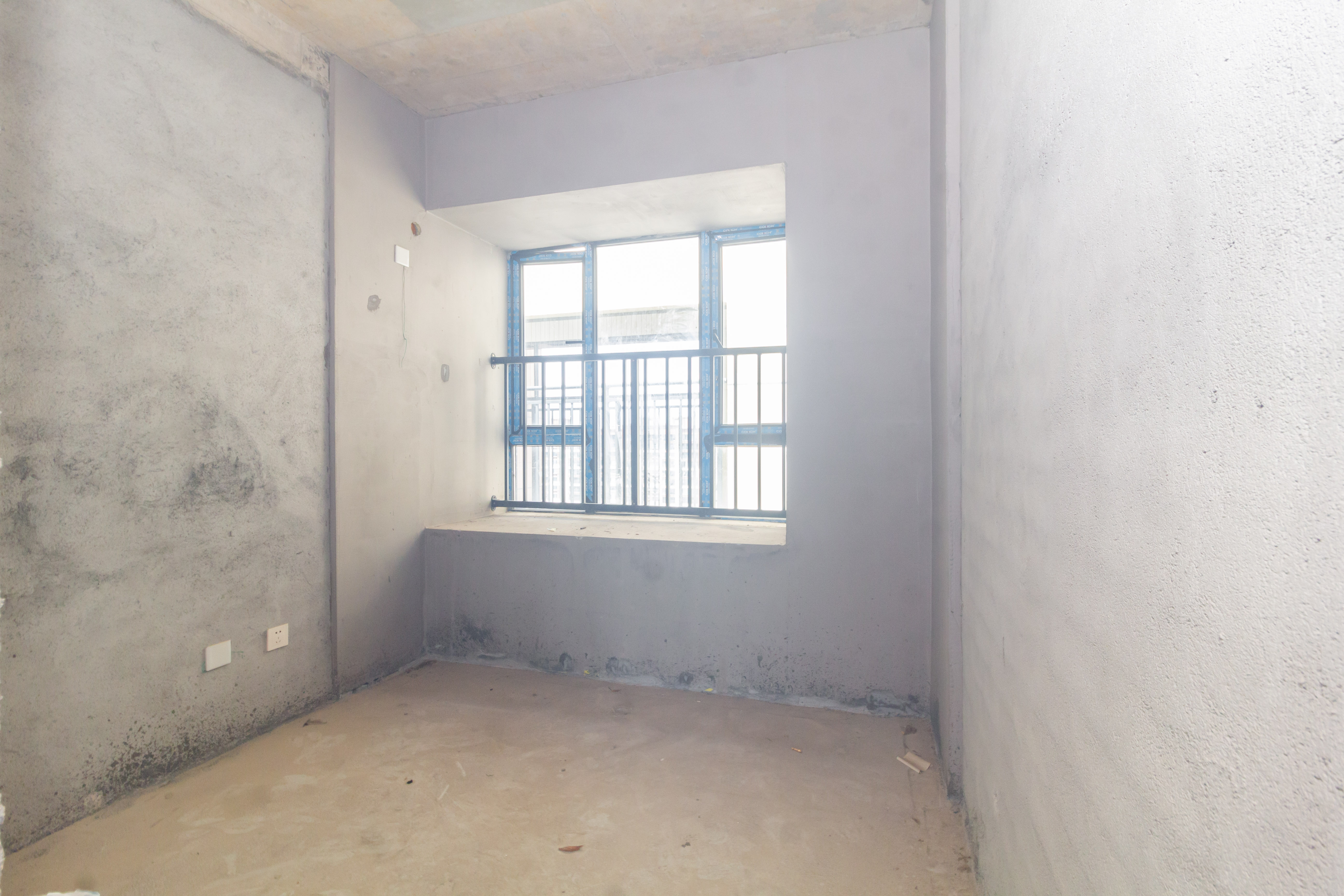 华远海蓝郡  3室2厅2卫    57.0万 华远海蓝郡  3室2厅2卫    57.0万卧室