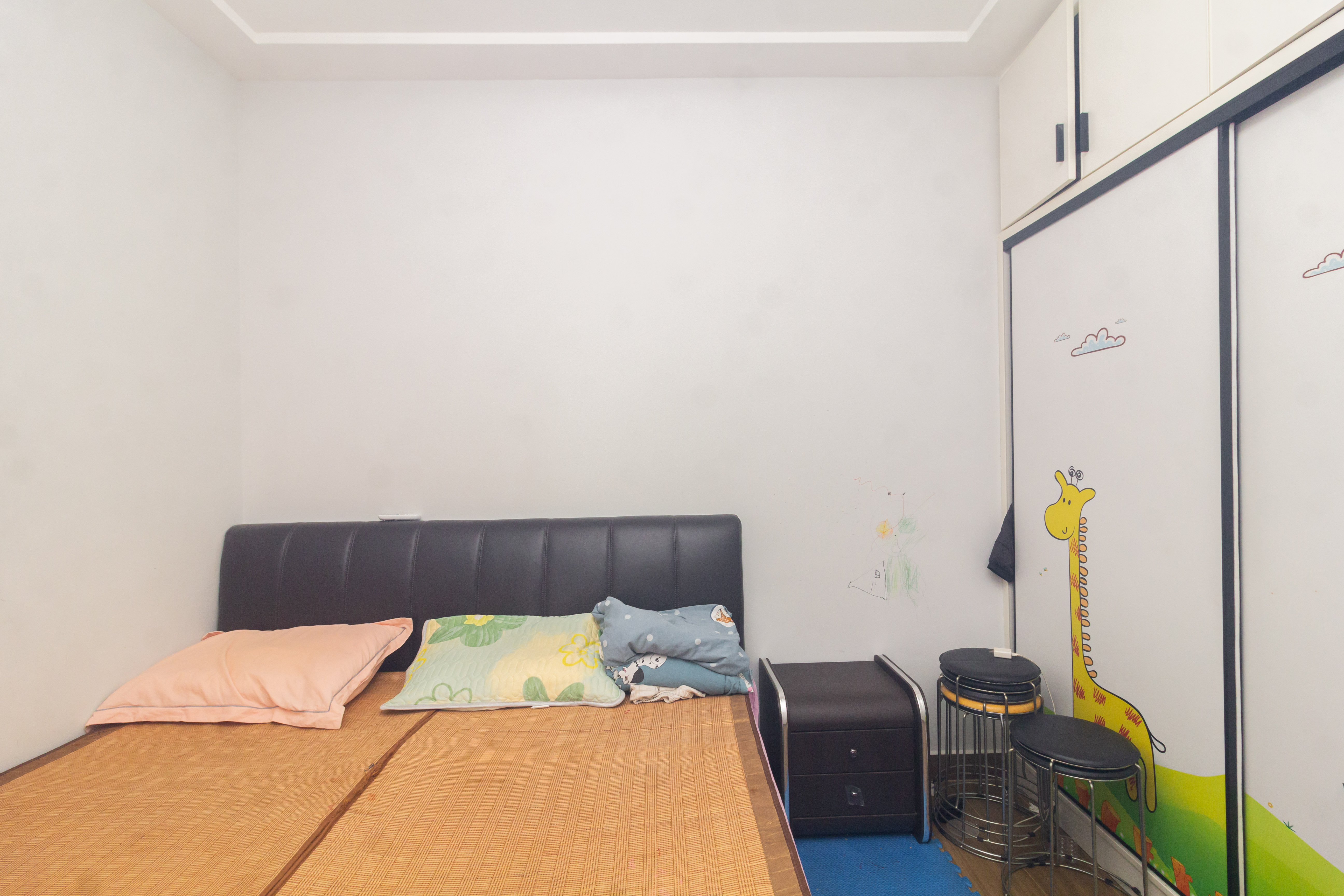 东方美地  3室2厅1卫    78.8万 东方美地  3室2厅1卫    78.8万卧室