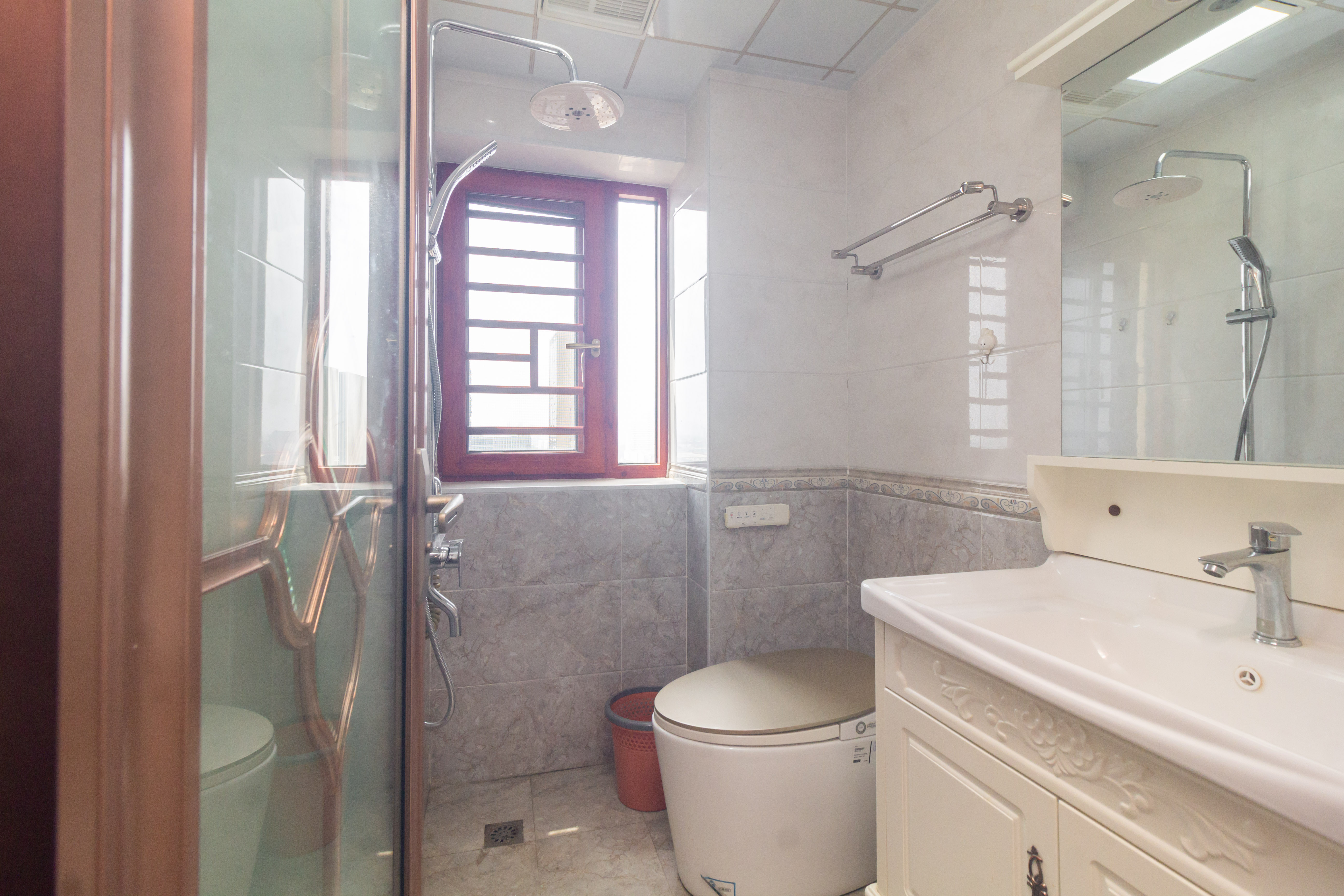 东方美地 3室2厅2卫 108.0万 东方美地 3室2厅2卫 108.0万卫生间