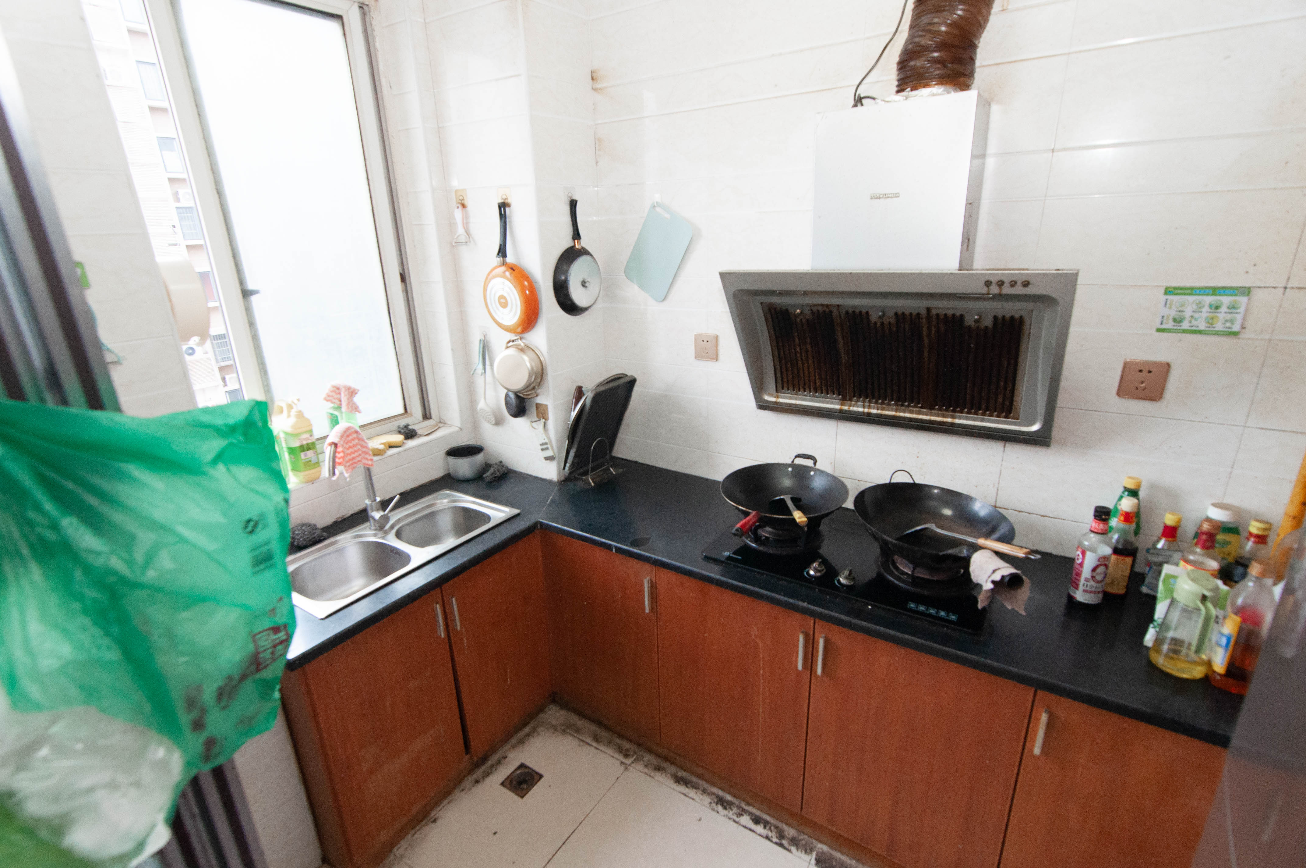 龙王港社区 3室2厅1卫 70.0万 龙王港社区 3室2厅1卫 70.0万厨房