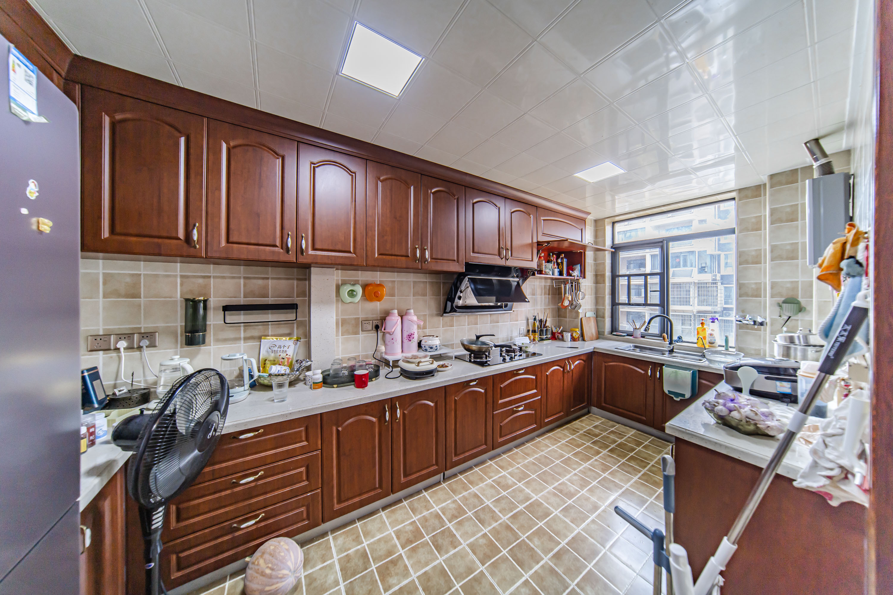 麓山翰林苑 4室2厅1卫 170.0万 麓山翰林苑 4室2厅1卫 170.0万厨房