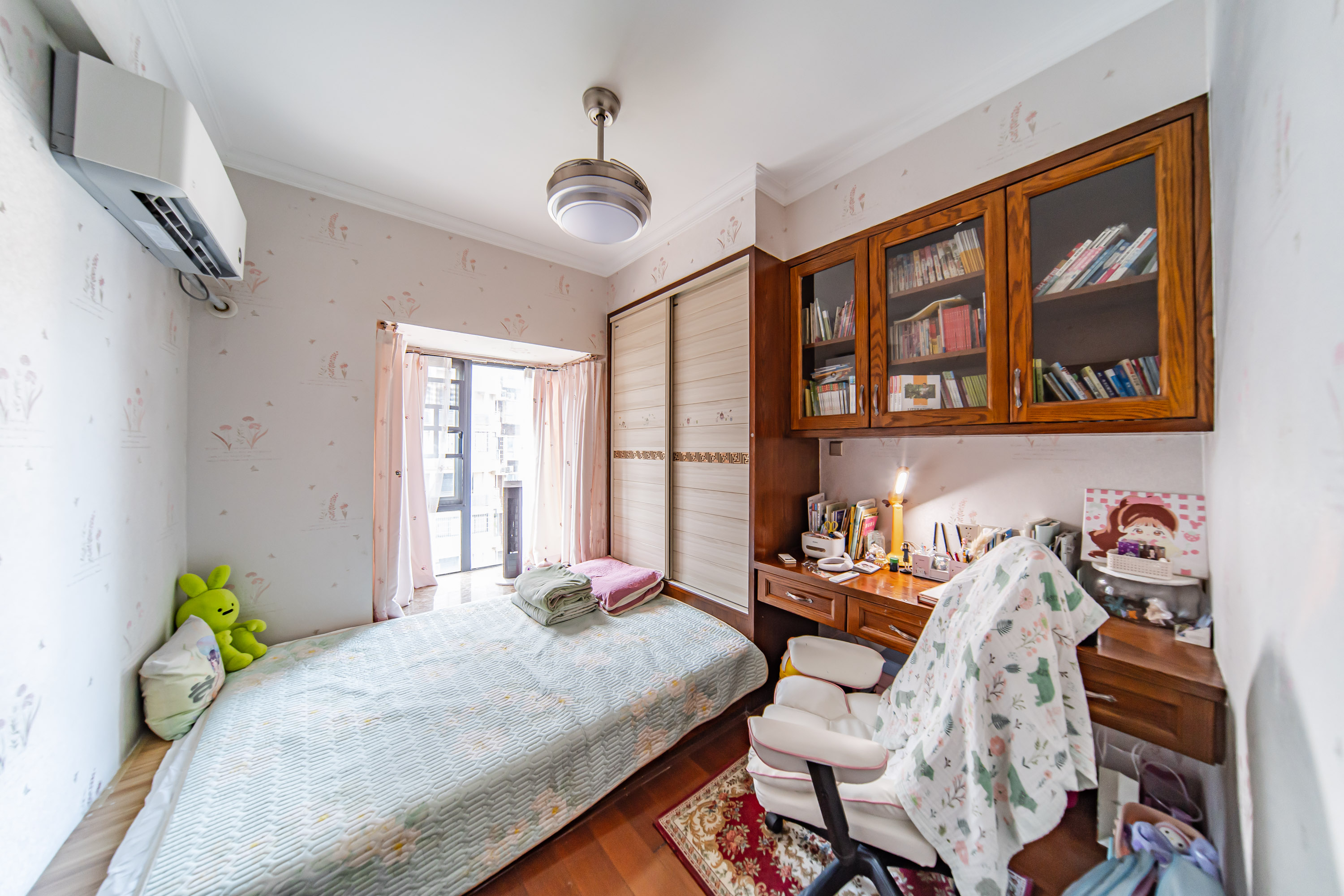 麓山翰林苑 4室2厅1卫 170.0万 麓山翰林苑 4室2厅1卫 170.0万卧室