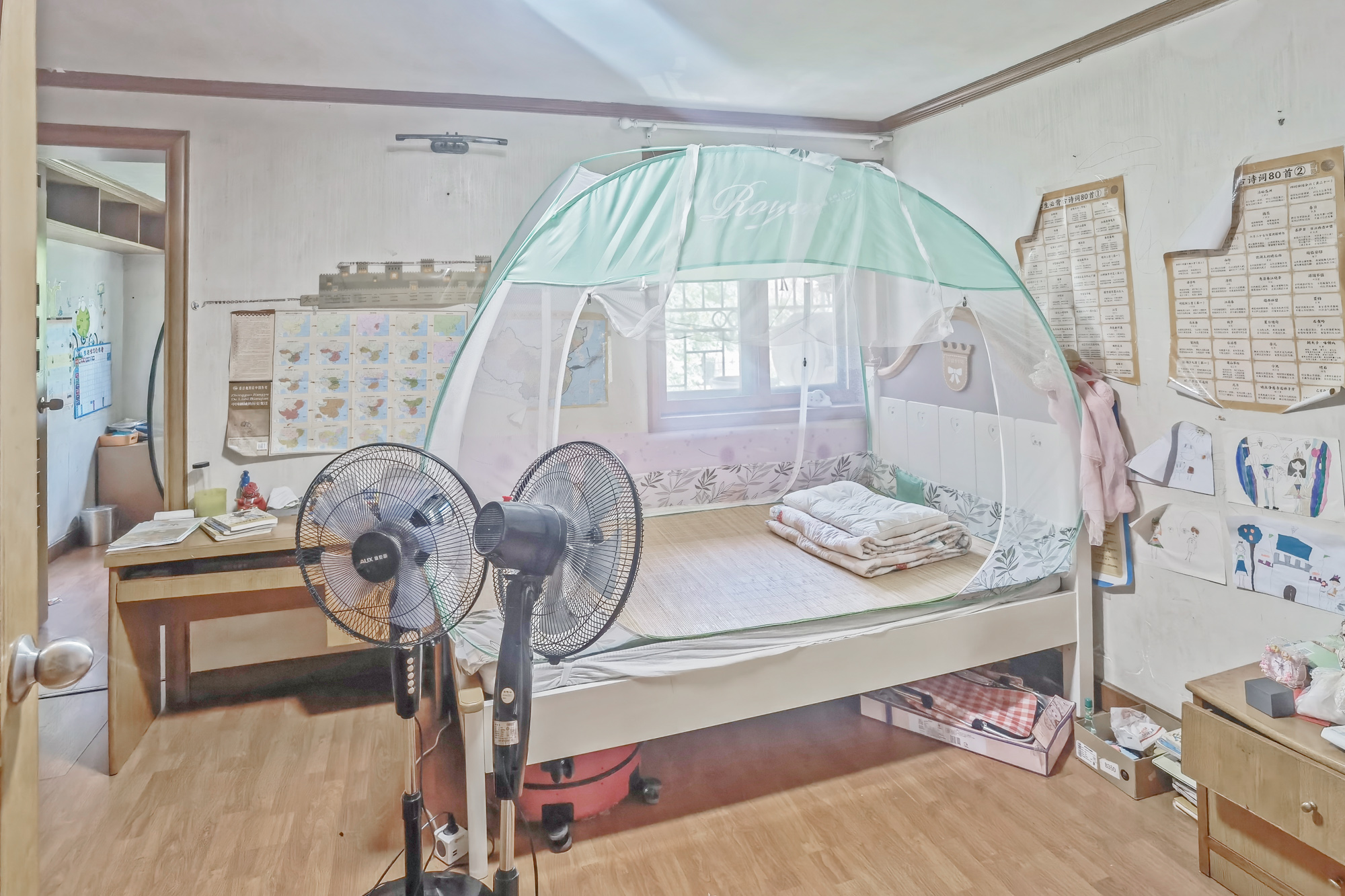 英才园一片  4室2厅1卫    109.0万 英才园一片  4室2厅1卫    109.0万卧室