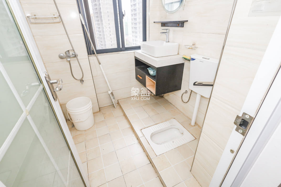 钰龙天下一期  2室2厅1卫    230.0万 钰龙天下一期  2室2厅1卫    230.0万卫生间