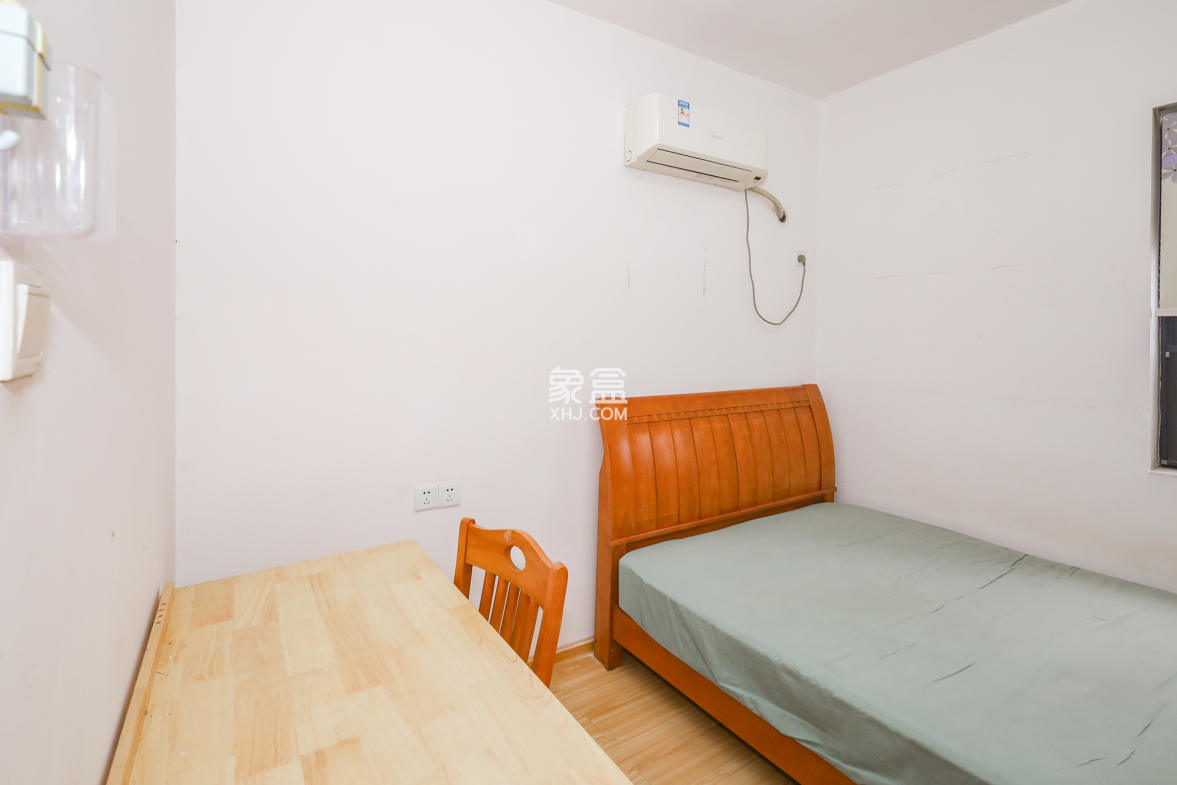 钰龙天下一期  2室2厅1卫    230.0万 钰龙天下一期  2室2厅1卫    230.0万卧室