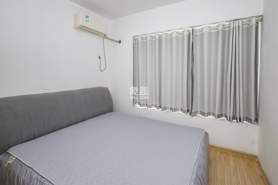 钰龙天下一期  2室2厅1卫    230.0万 钰龙天下一期  2室2厅1卫    230.0万卧室