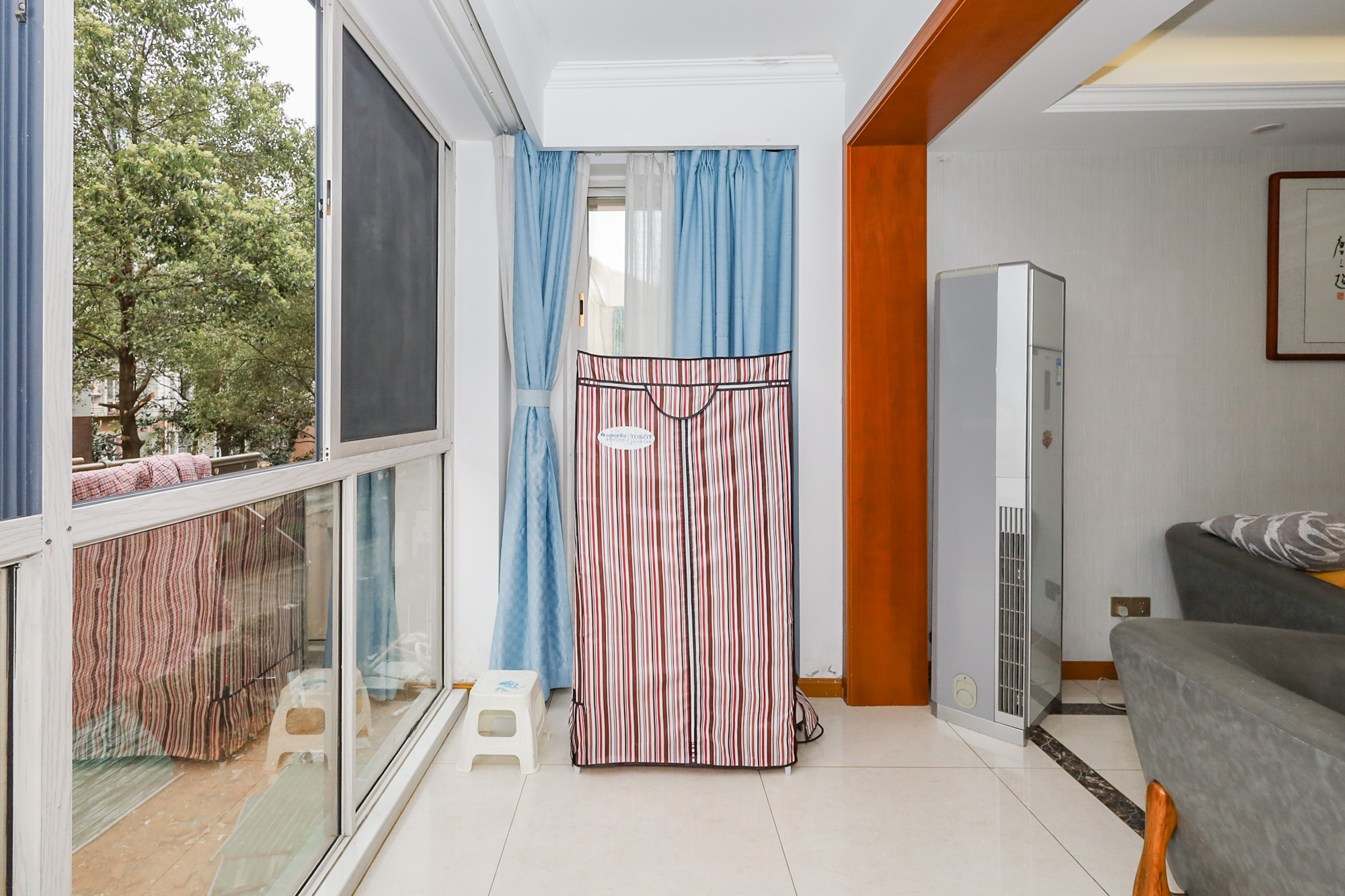 八方小区A区  4室2厅2卫    430.0万 八方小区A区  4室2厅2卫    430.0万阳台