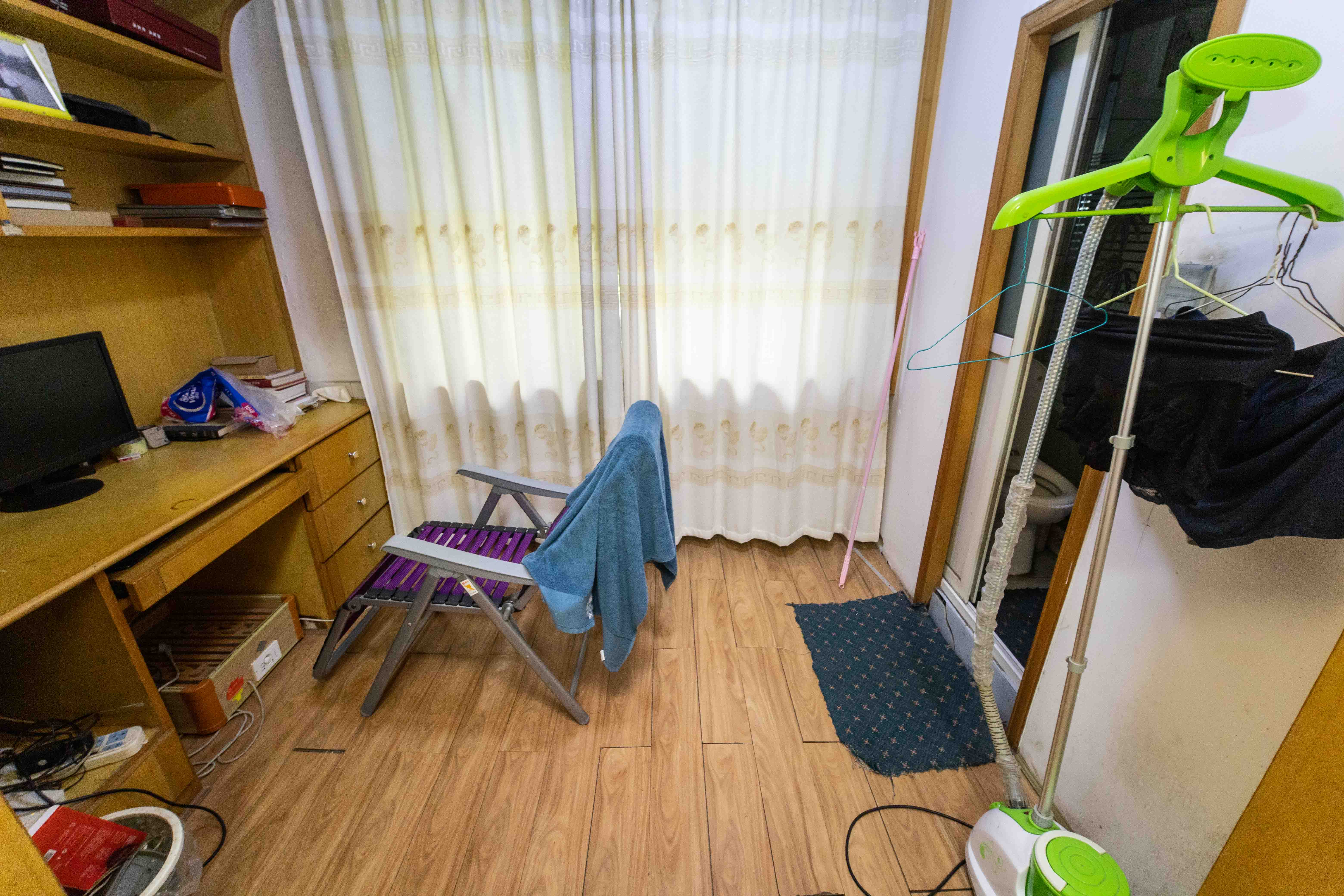 纬二路审计厅  3室2厅1卫   76.00万阳台