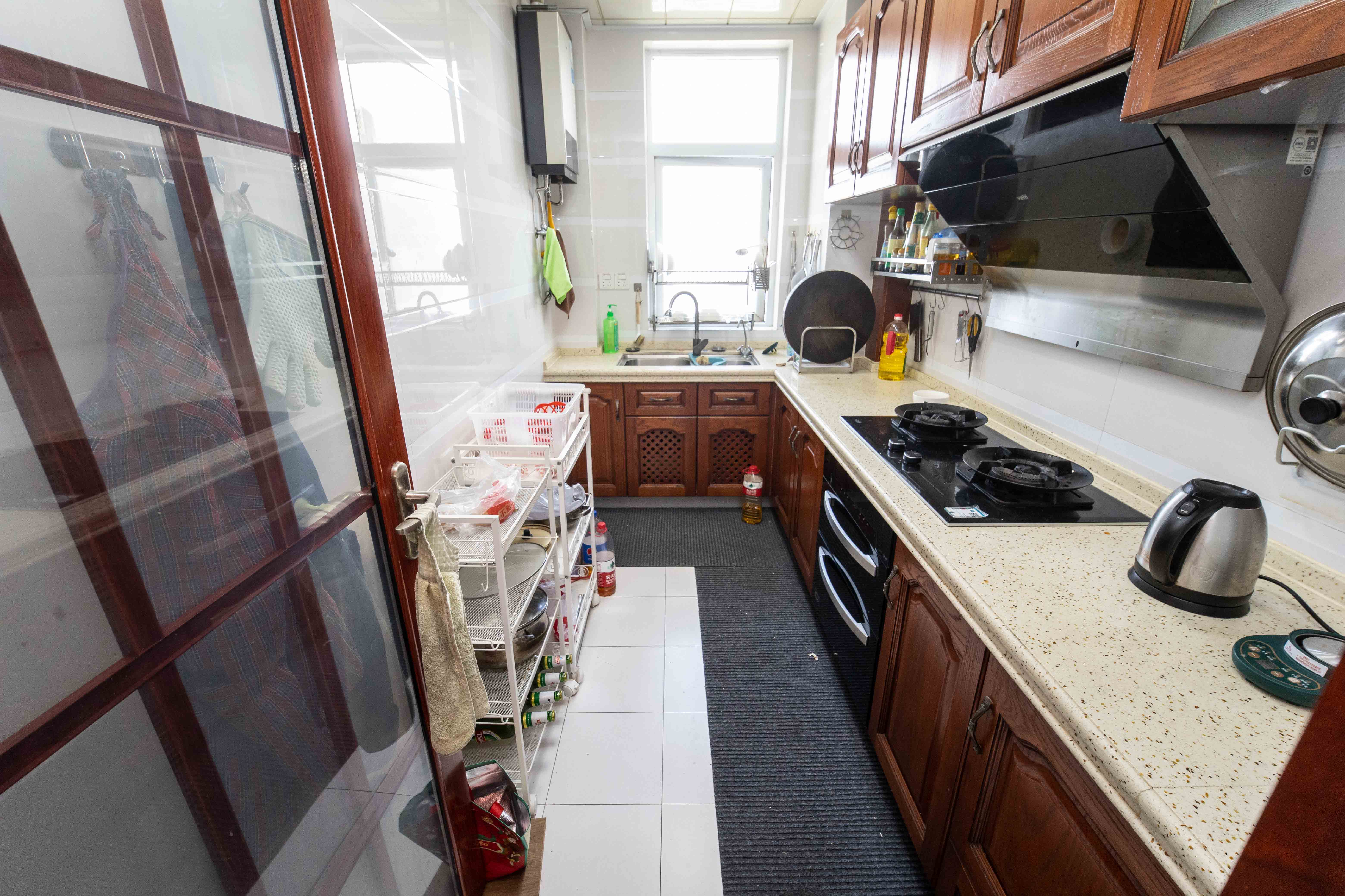 泊爱蓝湾  4室2厅2卫    135.0万 泊爱蓝湾  4室2厅2卫    135.0万厨房