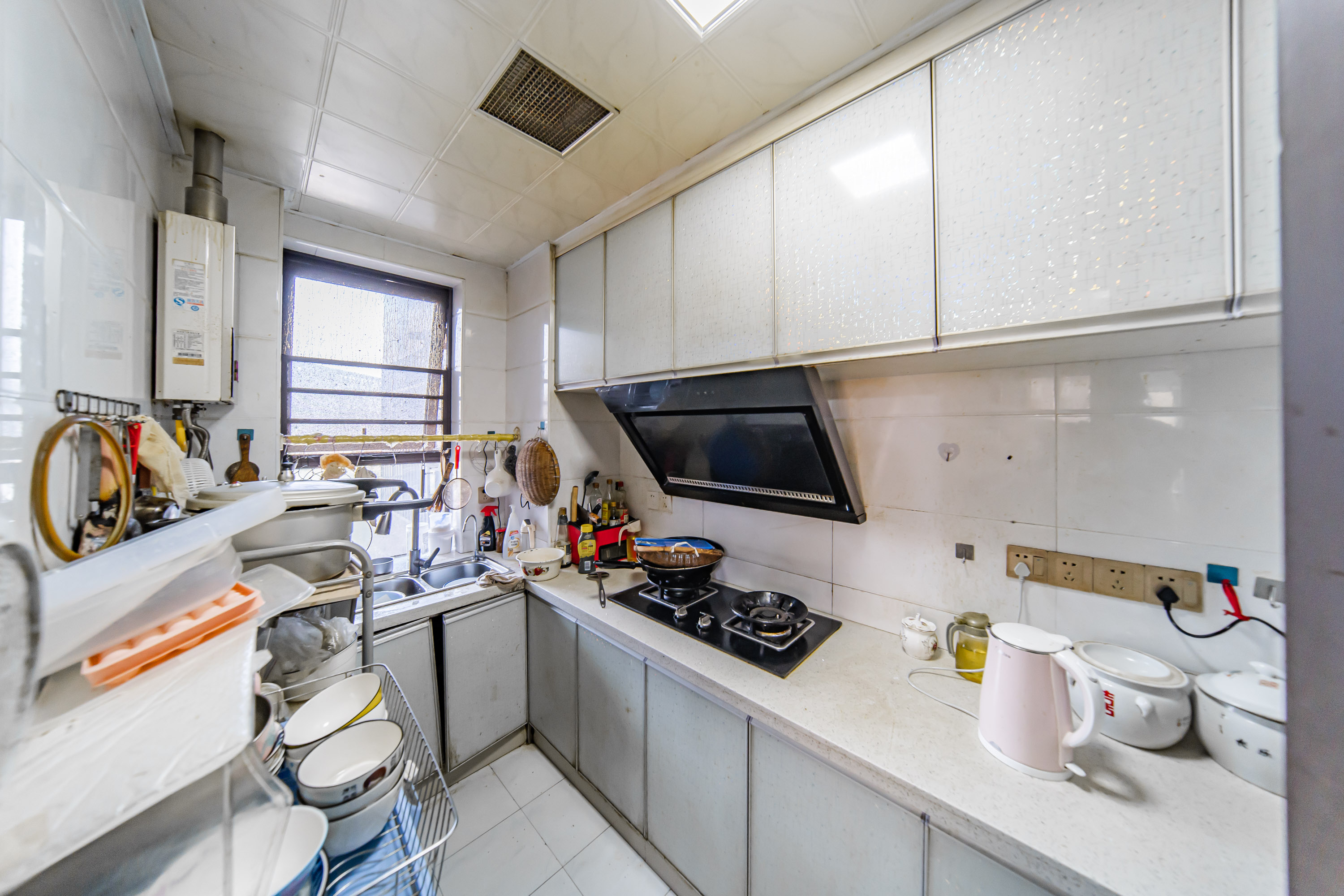 洋湖18克拉（旷远洋湖18克拉）  3室2厅1卫    90.0万厨房