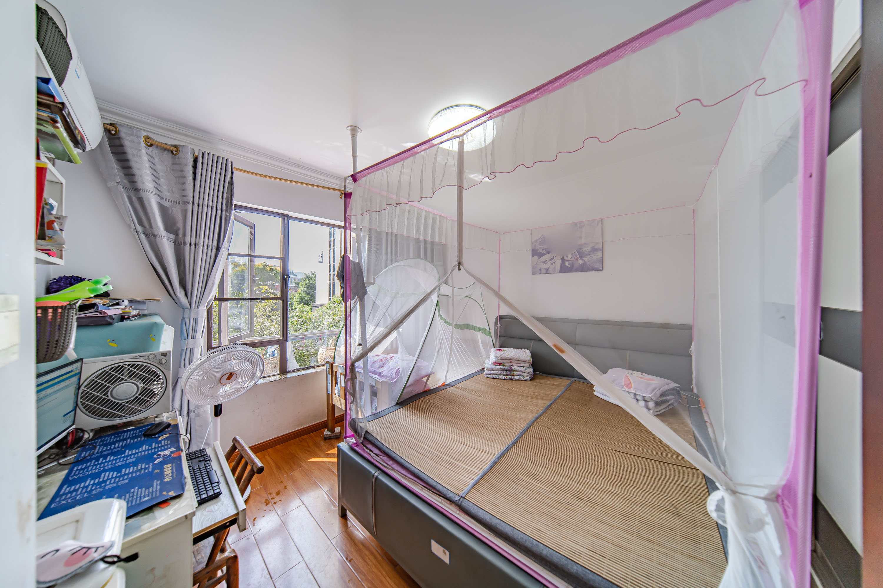 洋湖18克拉（旷远洋湖18克拉）  3室2厅1卫    90.0万卧室