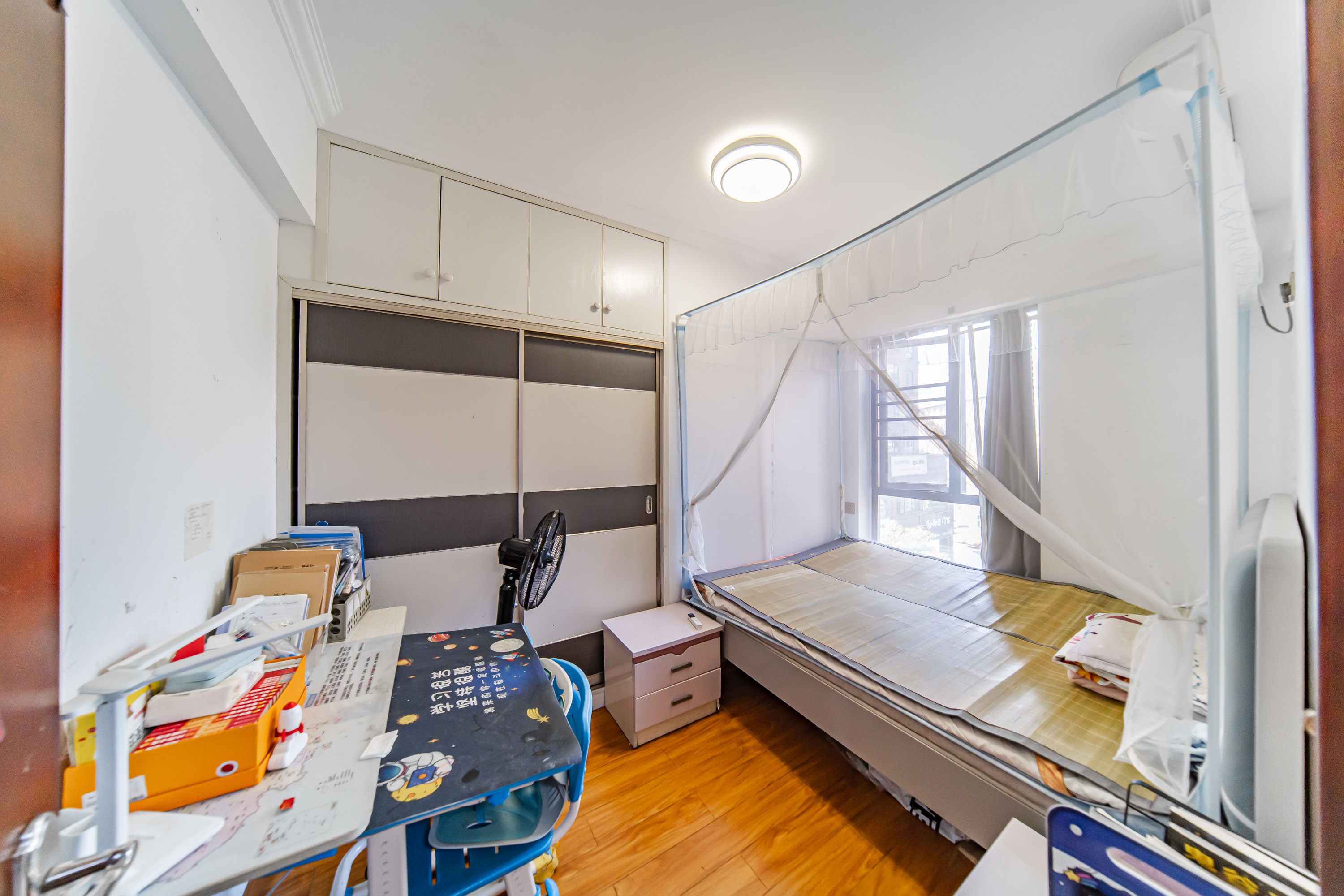 洋湖18克拉（旷远洋湖18克拉）  3室2厅1卫    90.0万卧室