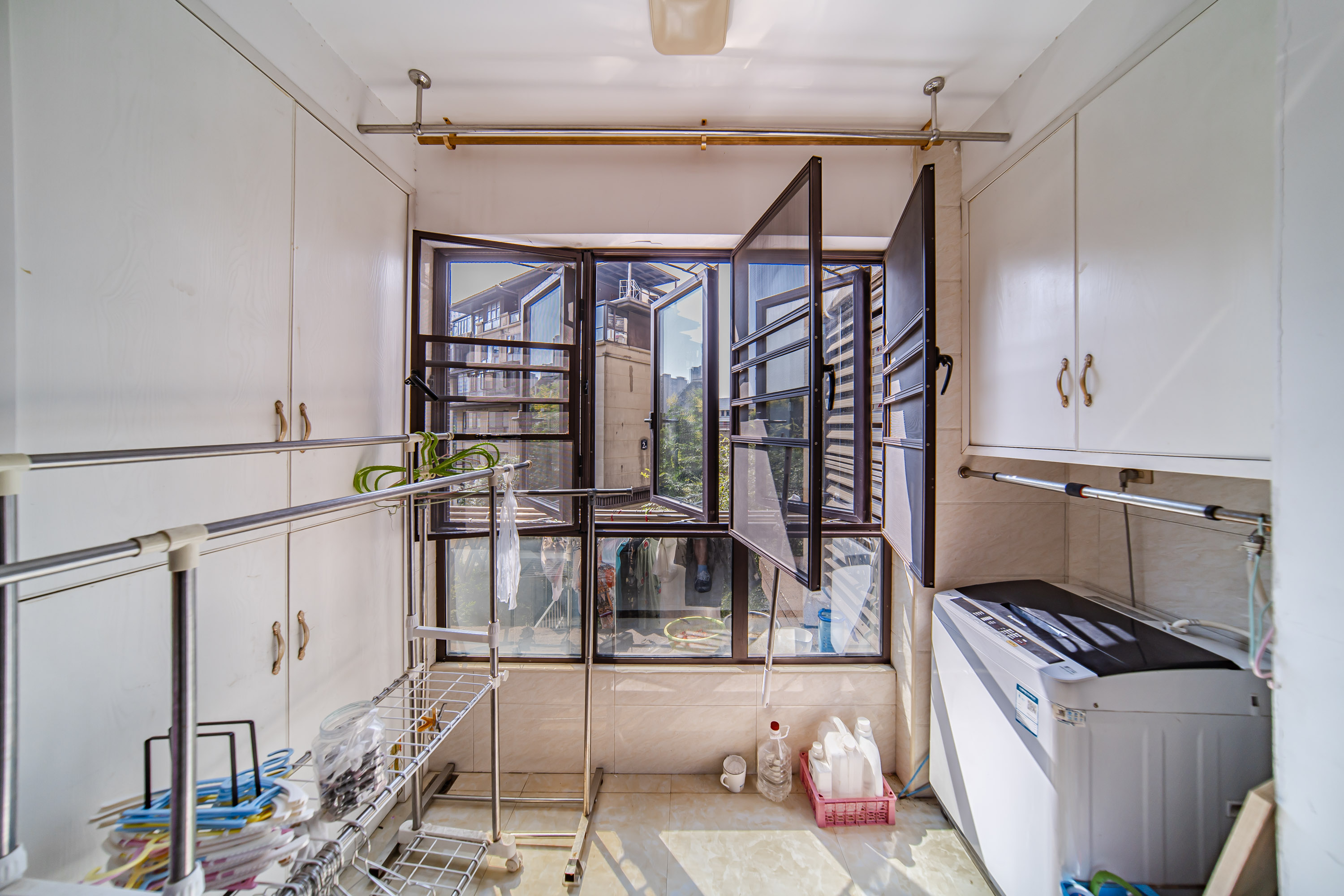 洋湖18克拉(旷远洋湖18克拉)  3室2厅1卫    90.0万 洋湖18克拉(旷远洋湖18克拉)  3室2厅1卫    90.0万阳台