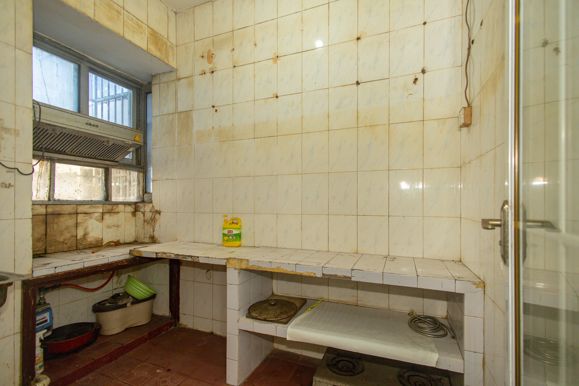 长沙县邮电局(长沙县邮政局宿舍) 3室2厅1卫 56.0万 长沙县邮电局(长沙县邮政局宿舍) 3室2厅1卫 56.0万厨房