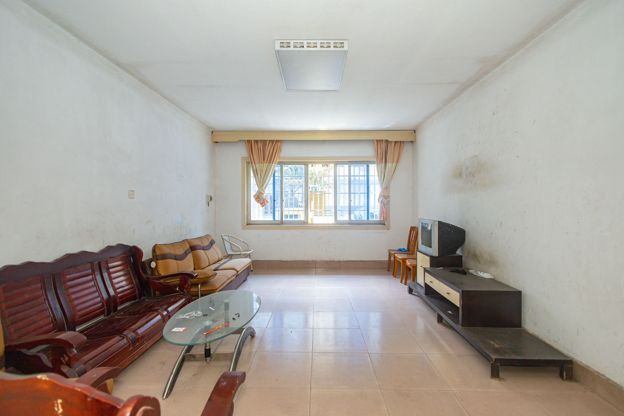 长沙县邮电局(长沙县邮政局宿舍) 3室2厅1卫 56.0万 长沙县邮电局(长沙县邮政局宿舍) 3室2厅1卫 56.0万客厅