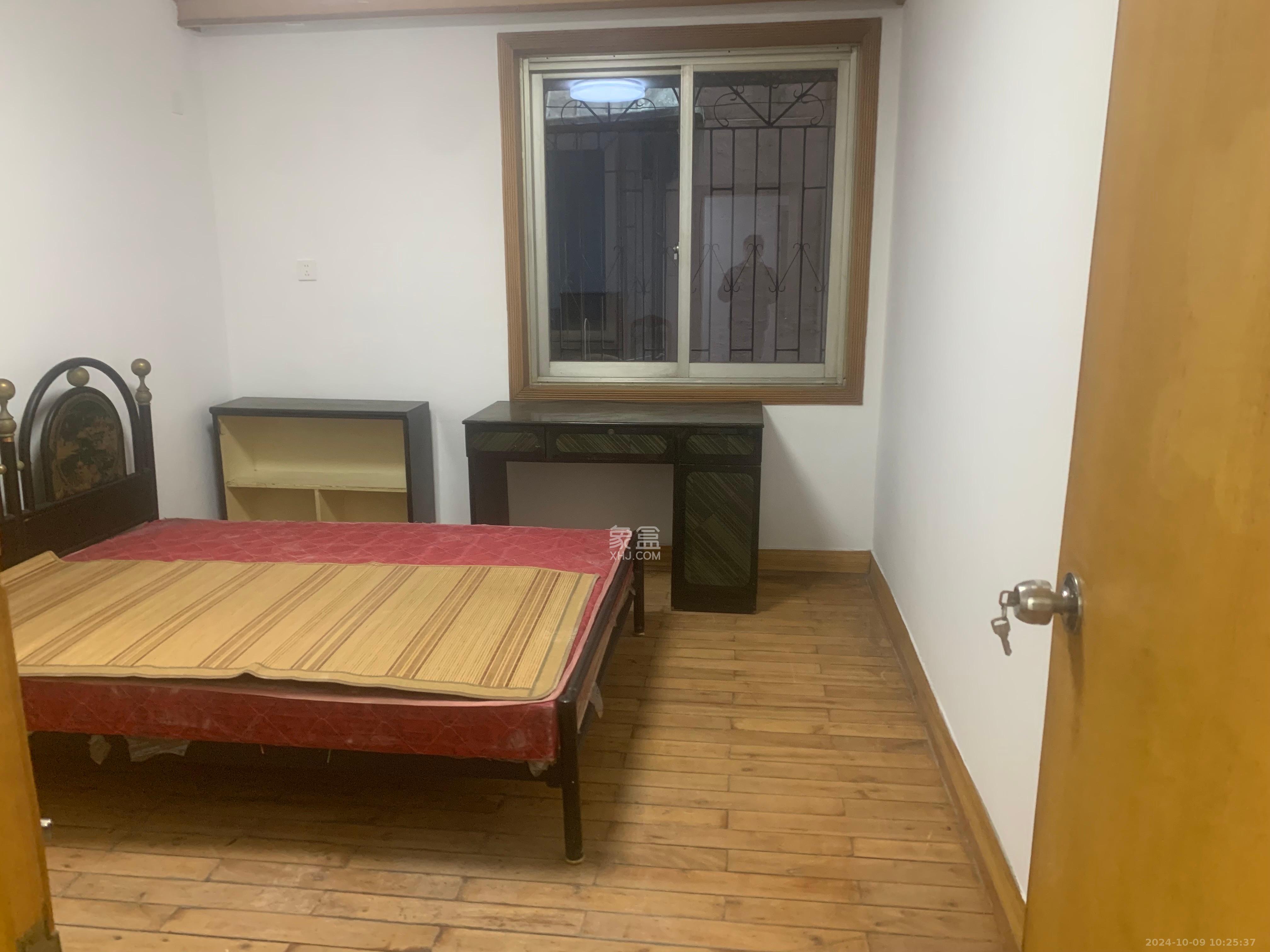 赤岗冲住宅楼（三合公寓）  3室2厅1卫   1600.00元/月室内图