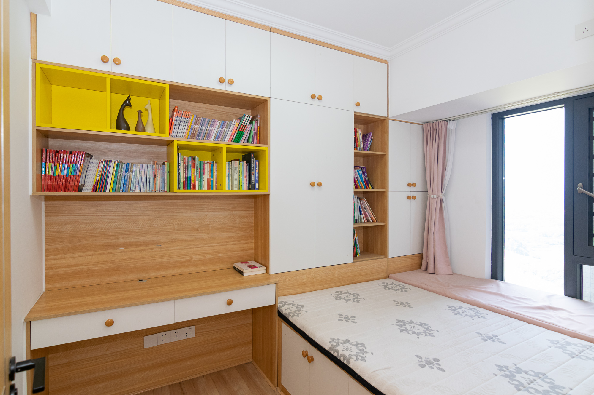 金地三千府(金地湖山樾、金地自在城) 3室2厅1卫 79.5万 金地三千府(金地湖山樾、金地自在城) 3室2厅1卫 79.5万卧室