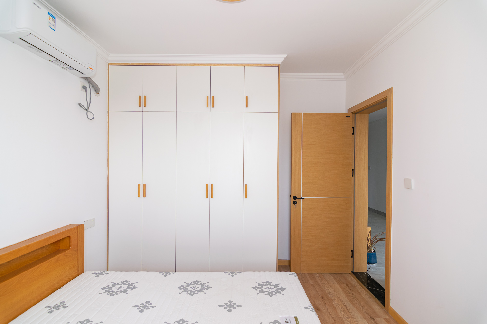 金地三千府(金地湖山樾、金地自在城) 3室2厅1卫 79.5万 金地三千府(金地湖山樾、金地自在城) 3室2厅1卫 79.5万卧室