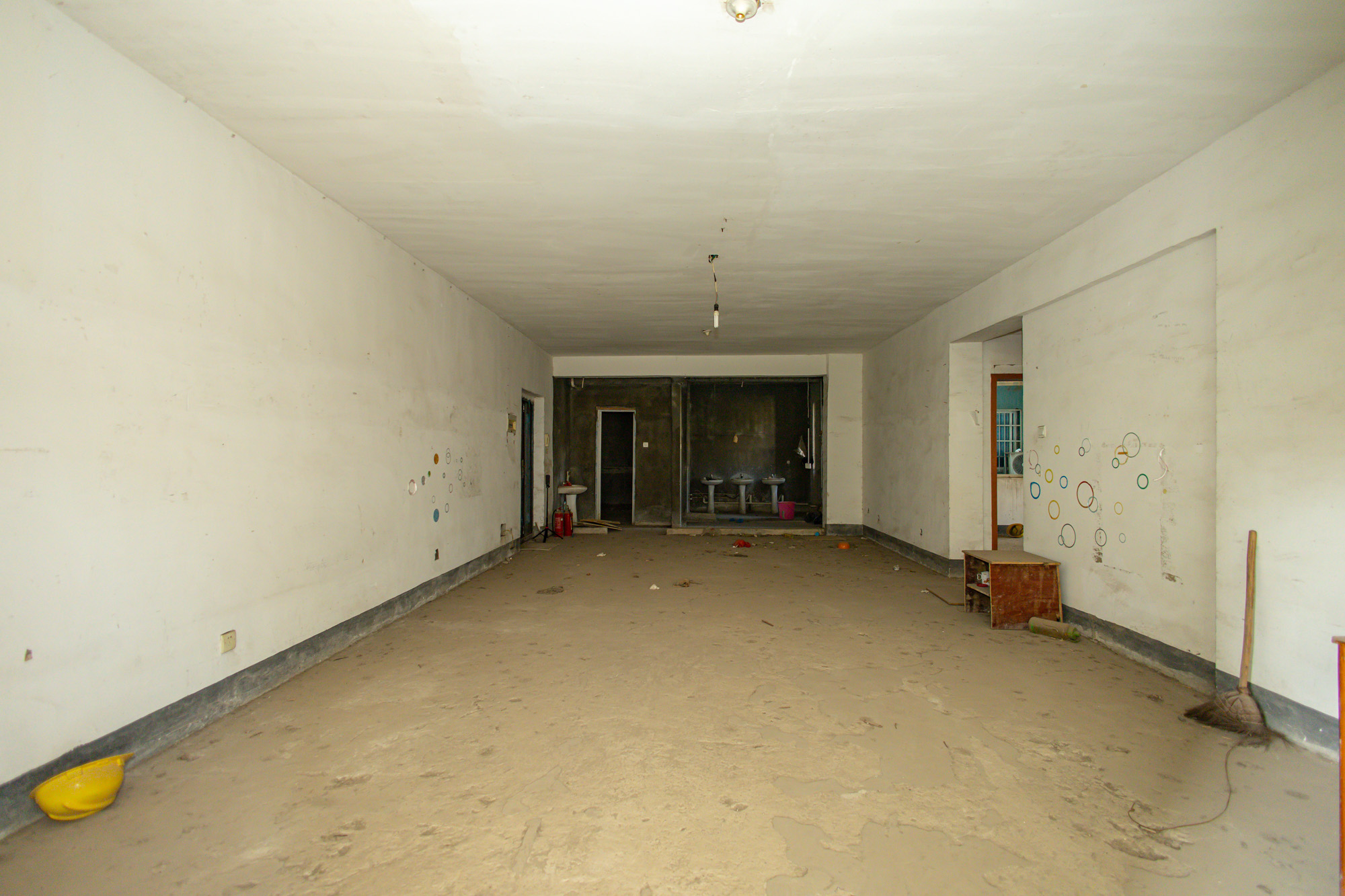 开源鑫苑 4室2厅1卫 107.0万 开源鑫苑 4室2厅1卫 107.0万客厅