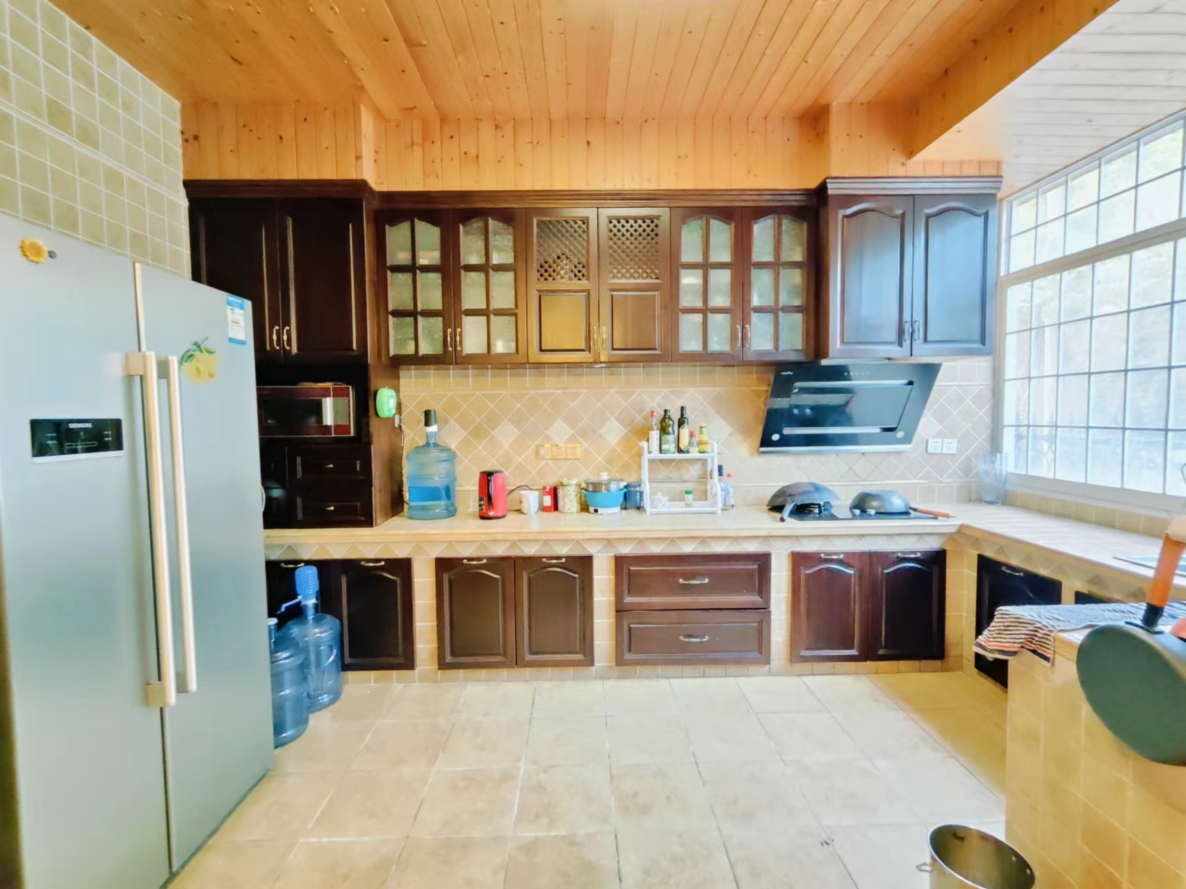 金叶山庄  6室3厅4卫    175.0万 金叶山庄  6室3厅4卫    175.0万室内图