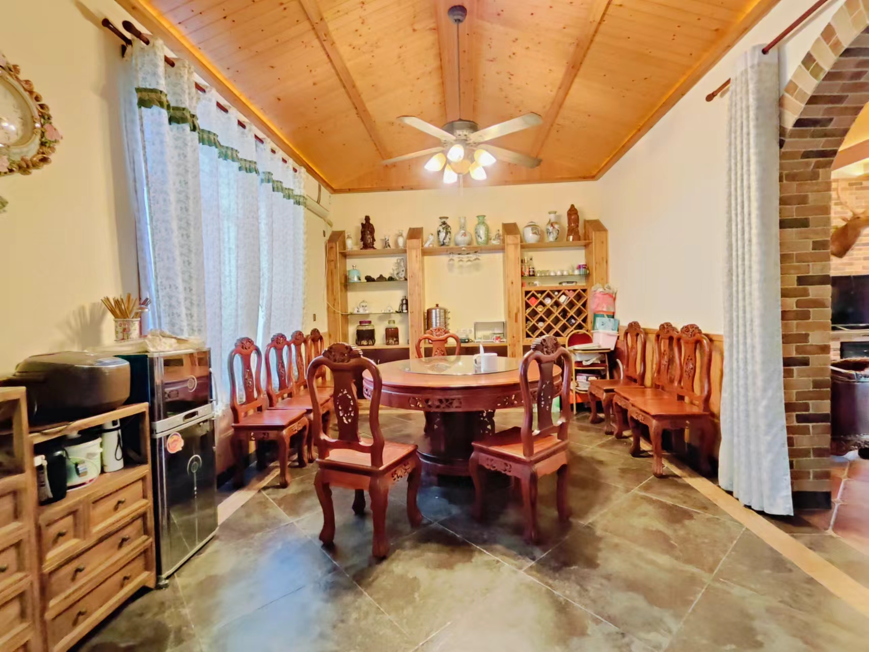 金叶山庄  6室3厅4卫    175.0万 金叶山庄  6室3厅4卫    175.0万室内图