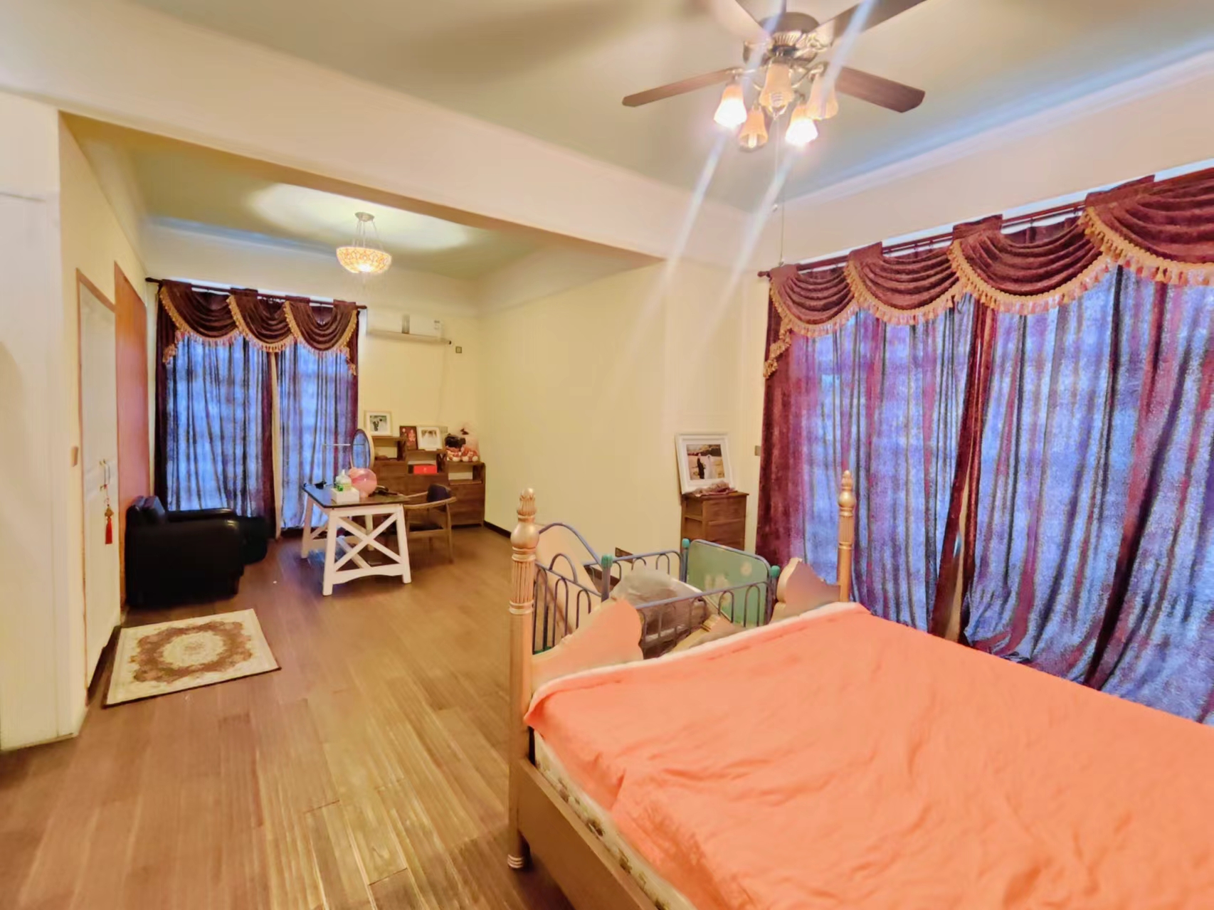 金叶山庄  6室3厅4卫    175.0万 金叶山庄  6室3厅4卫    175.0万室内图