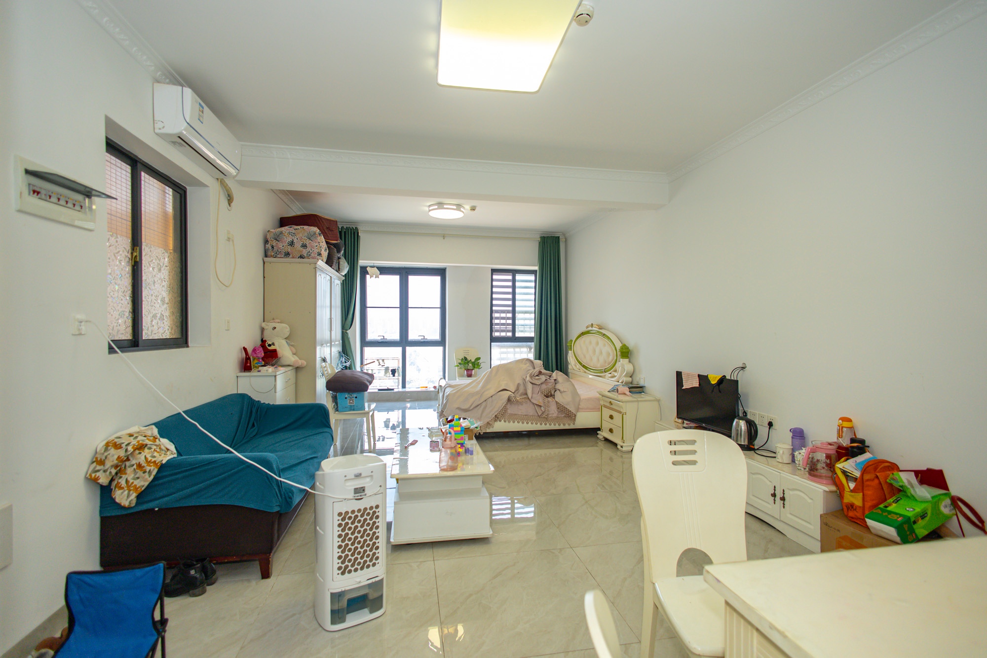 广华国际公馆(广华大厦) 2室1厅1卫 25.8万 广华国际公馆(广华大厦) 2室1厅1卫 25.8万客厅