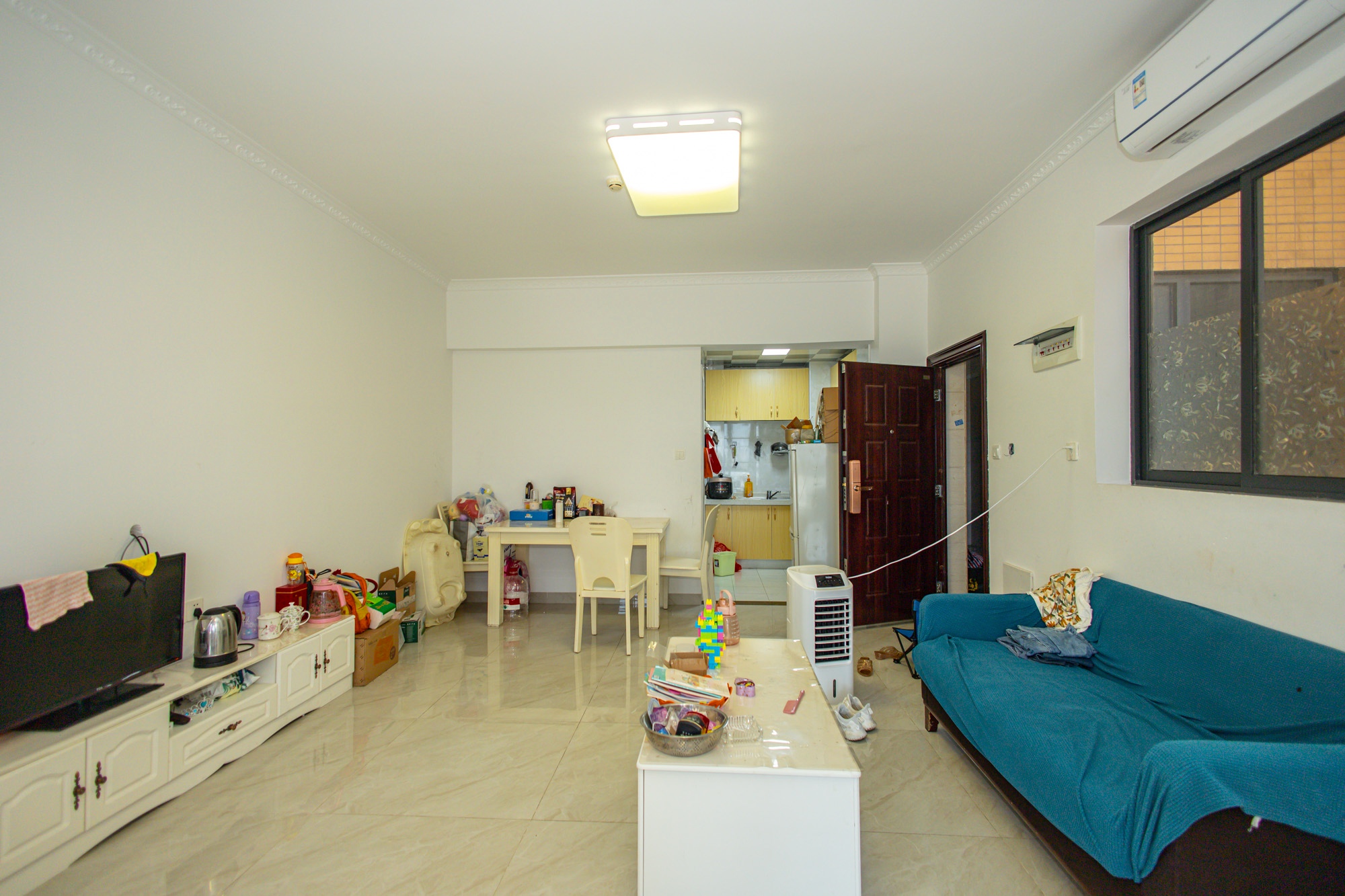 广华国际公馆(广华大厦) 2室1厅1卫 25.8万 广华国际公馆(广华大厦) 2室1厅1卫 25.8万客厅