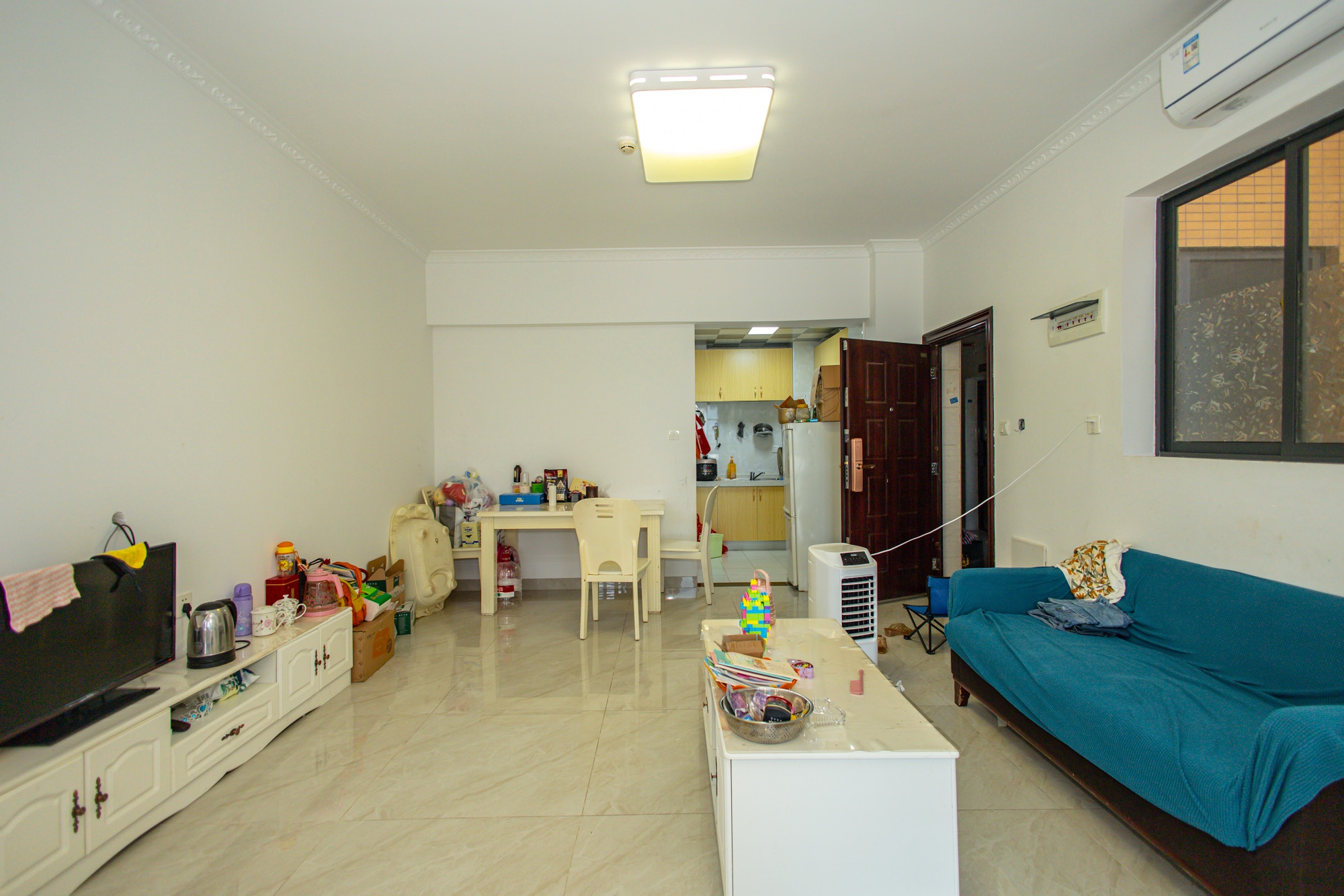 广华国际公馆(广华大厦) 2室1厅1卫 25.8万 广华国际公馆(广华大厦) 2室1厅1卫 25.8万客厅