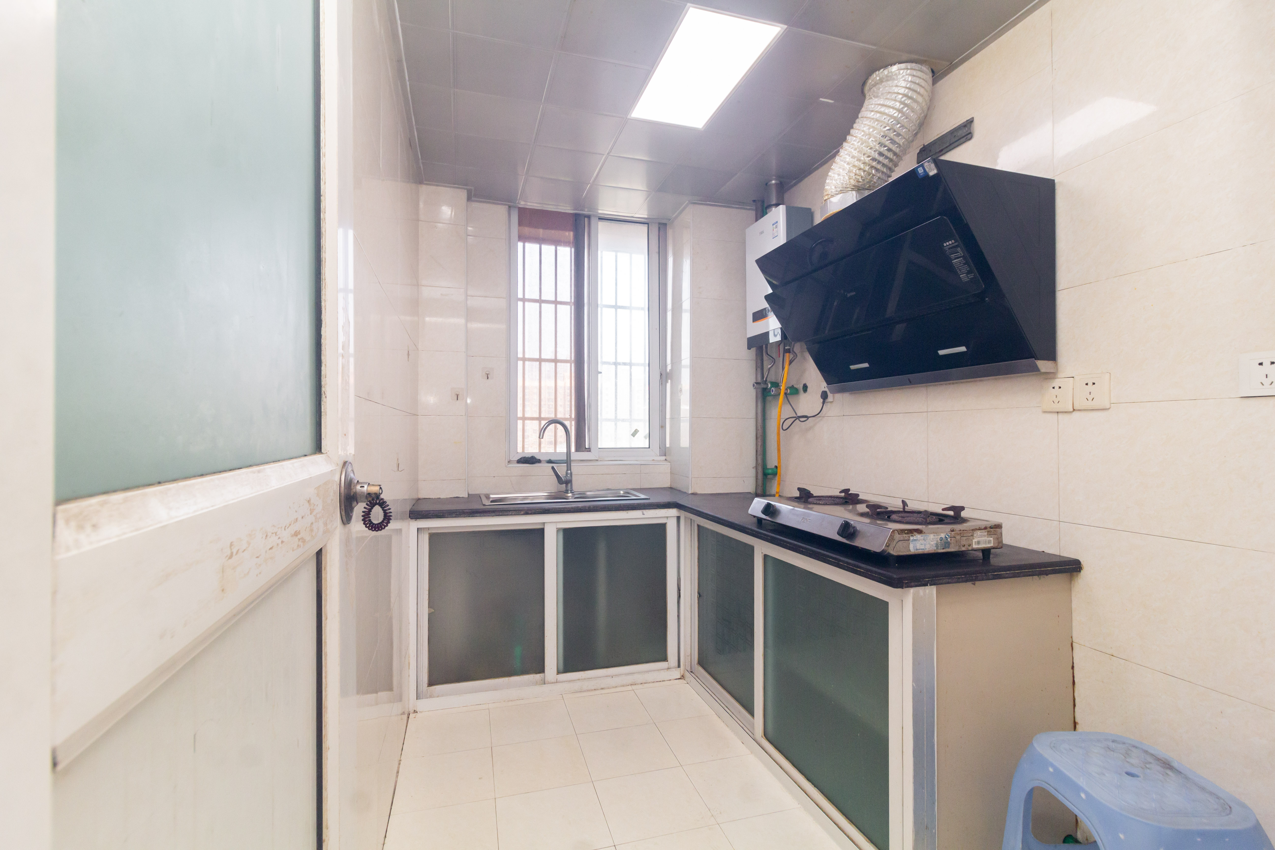 爵士湘 3室2厅2卫 62.8万 爵士湘 3室2厅2卫 62.8万厨房