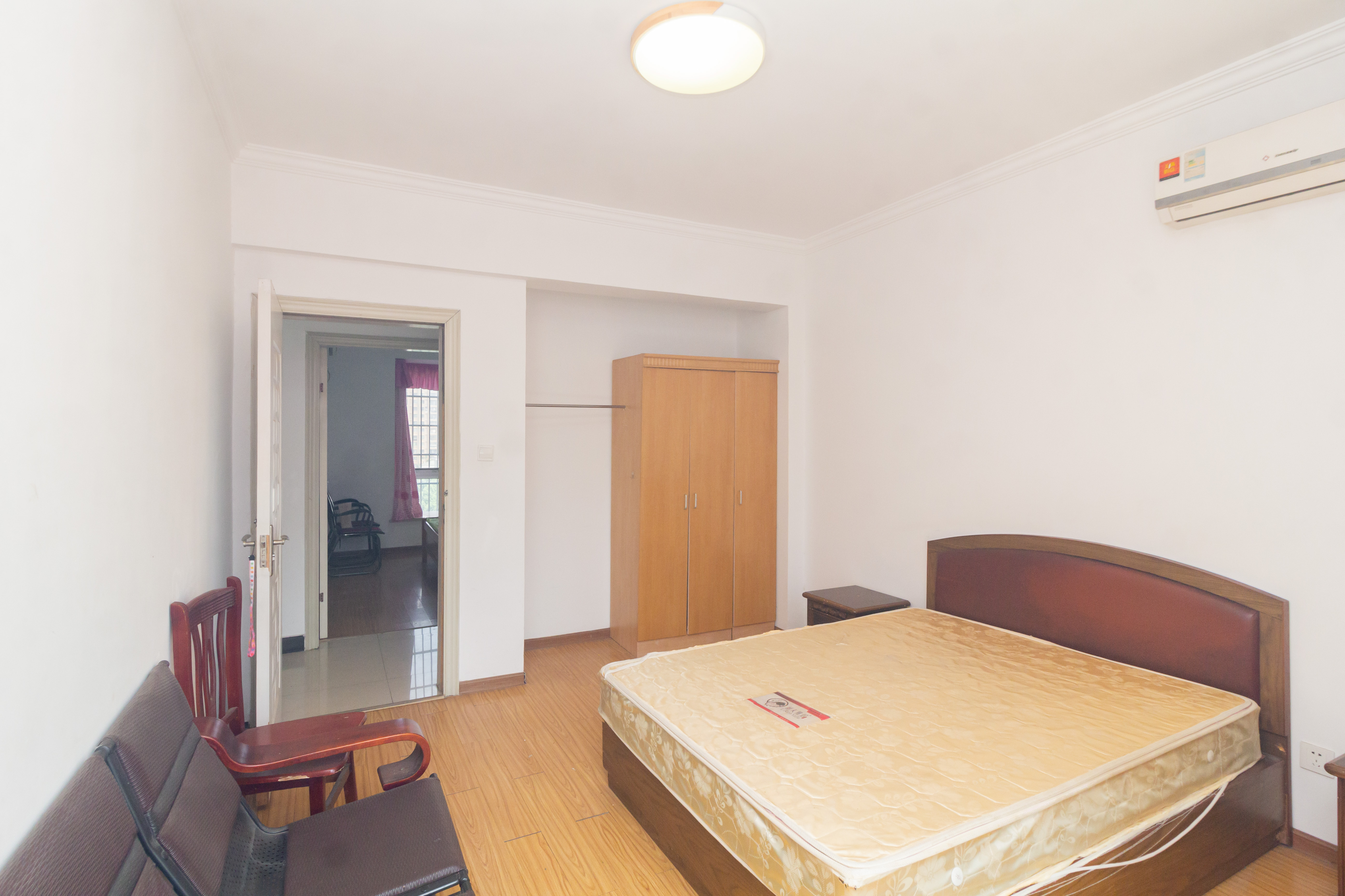 爵士湘 3室2厅2卫 62.8万 爵士湘 3室2厅2卫 62.8万卧室