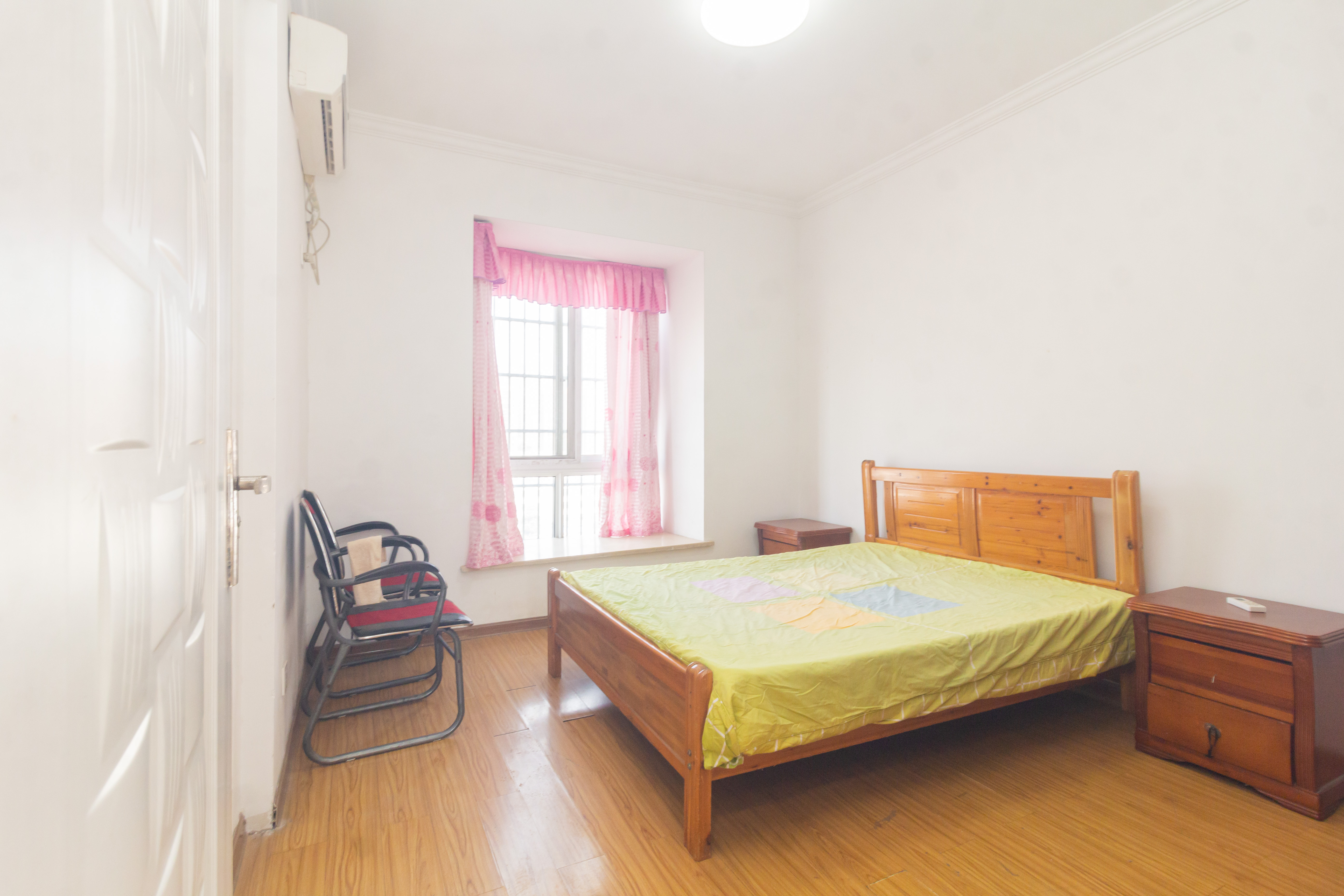 爵士湘 3室2厅2卫 62.8万 爵士湘 3室2厅2卫 62.8万卧室