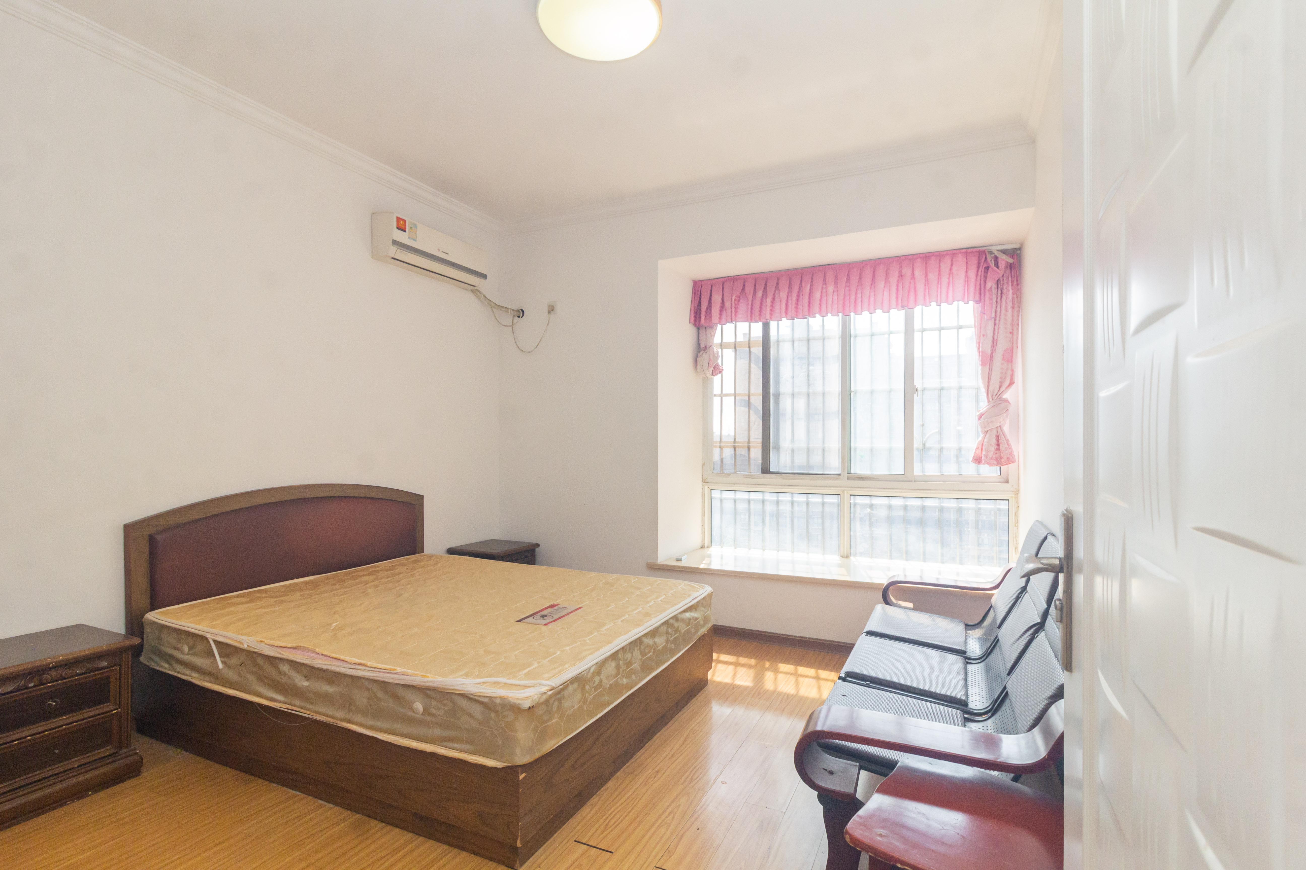 爵士湘 3室2厅2卫 62.8万 爵士湘 3室2厅2卫 62.8万卧室