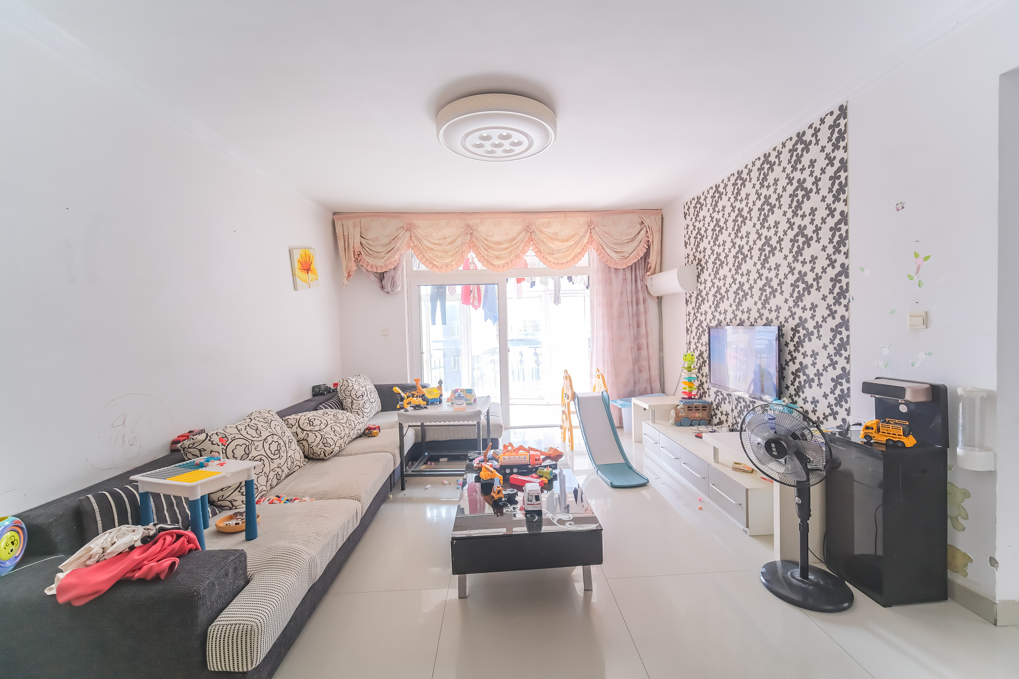 红树湾  2室2厅1卫    53.8万 红树湾  2室2厅1卫    53.8万客厅