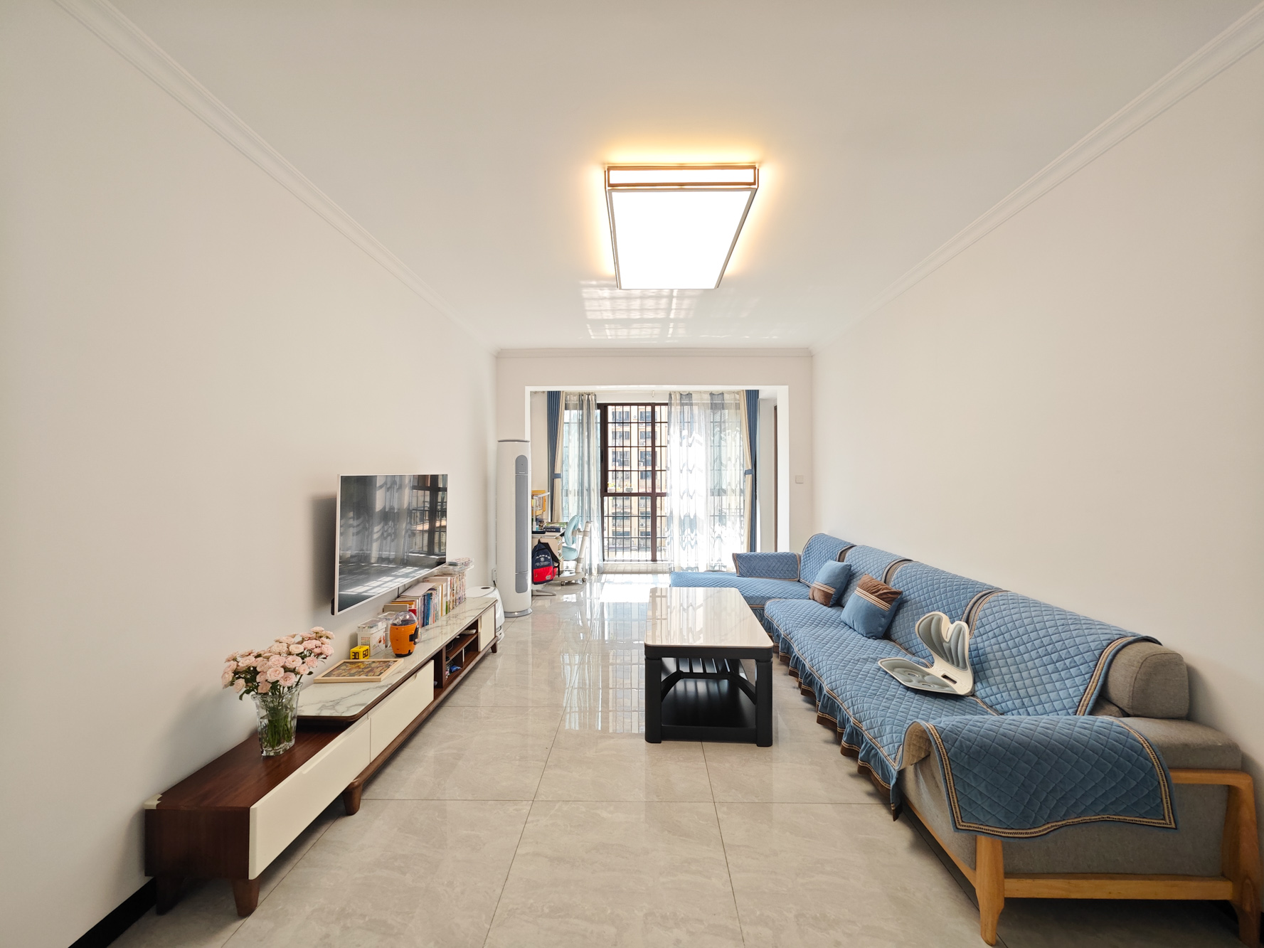 宏聚地中海 3室2厅2卫 95.8万 宏聚地中海 3室2厅2卫 95.8万客厅