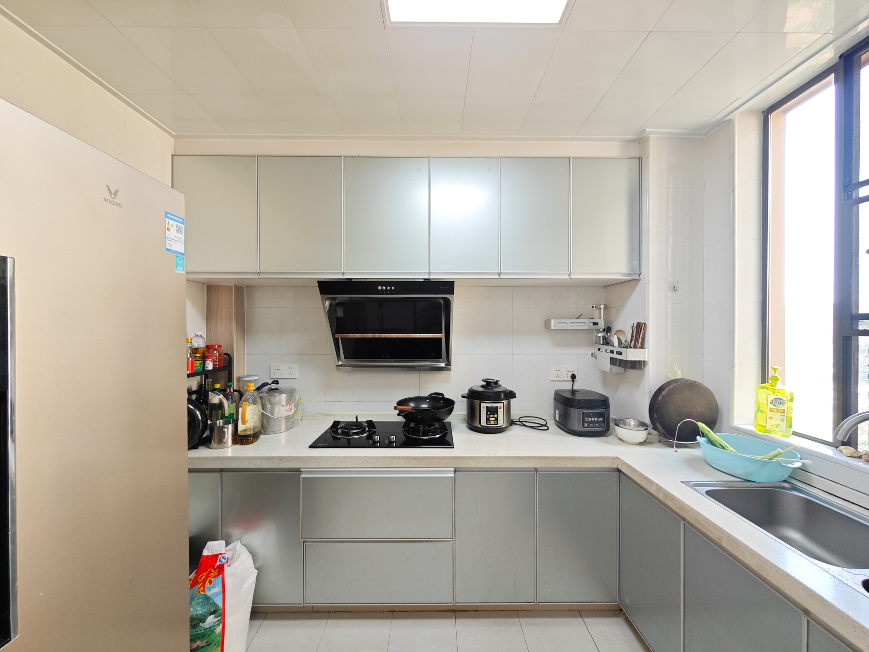 宏聚地中海  3室2厅2卫    95.8万厨房