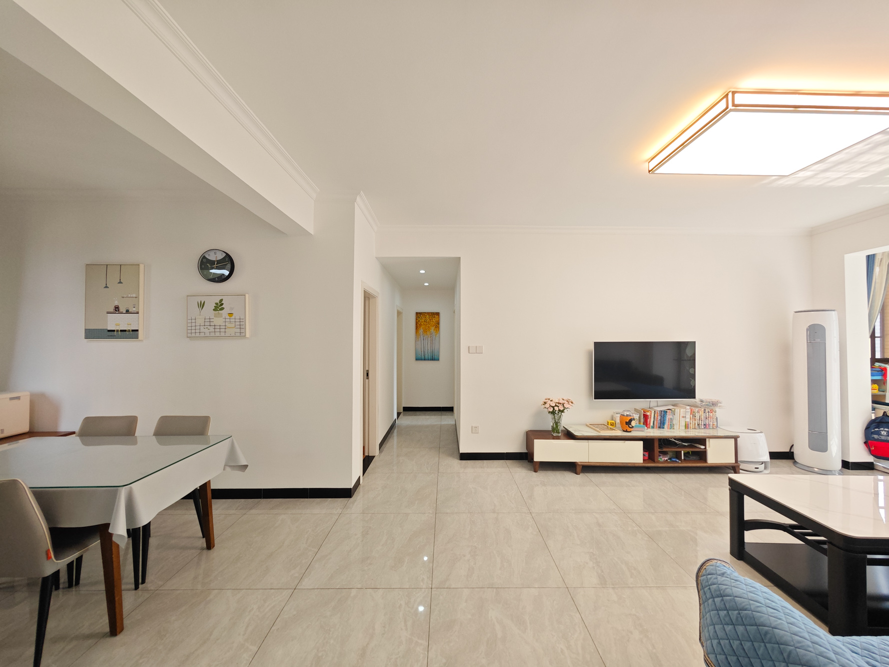 宏聚地中海  3室2厅2卫    95.8万客厅