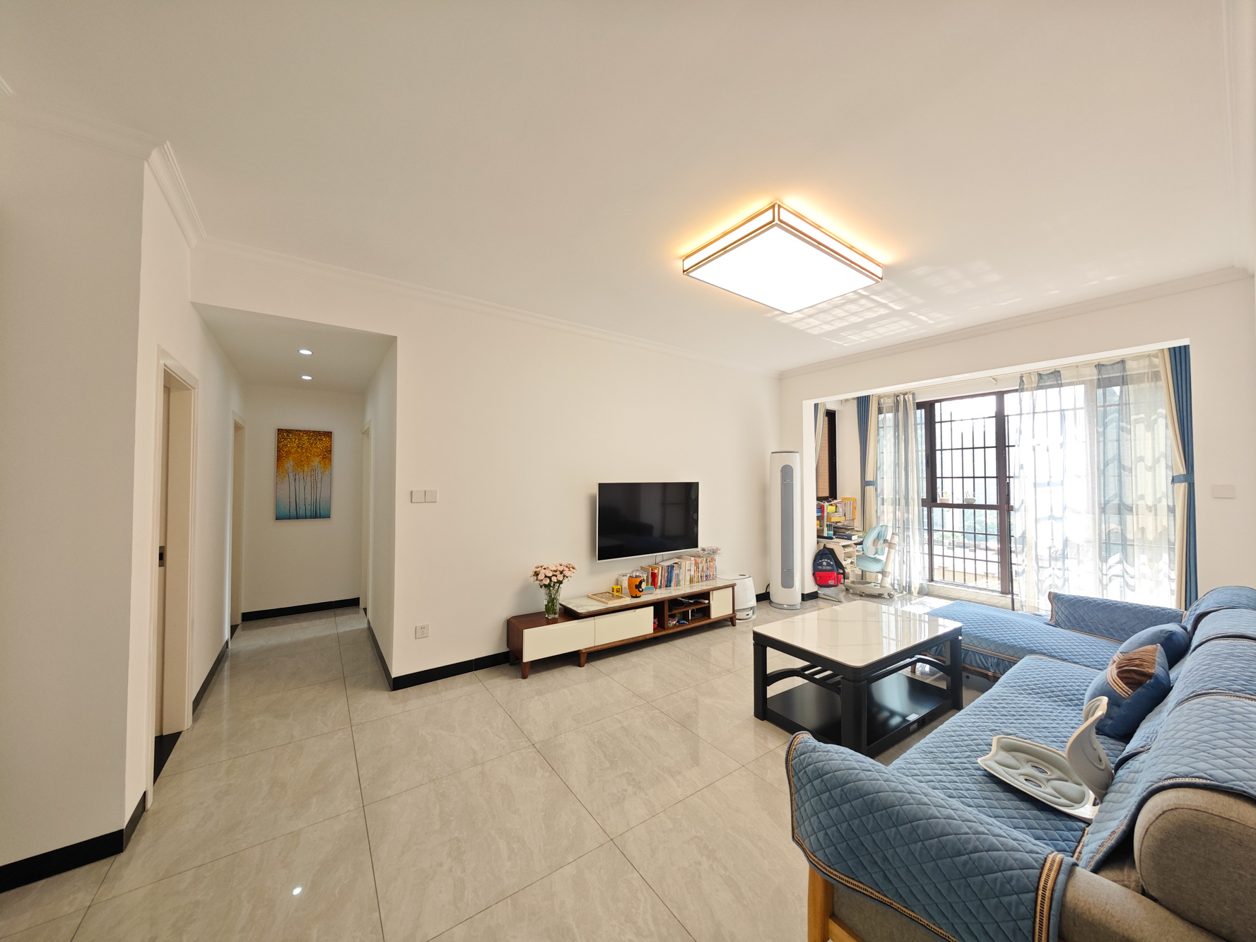 宏聚地中海  3室2厅2卫    95.8万客厅