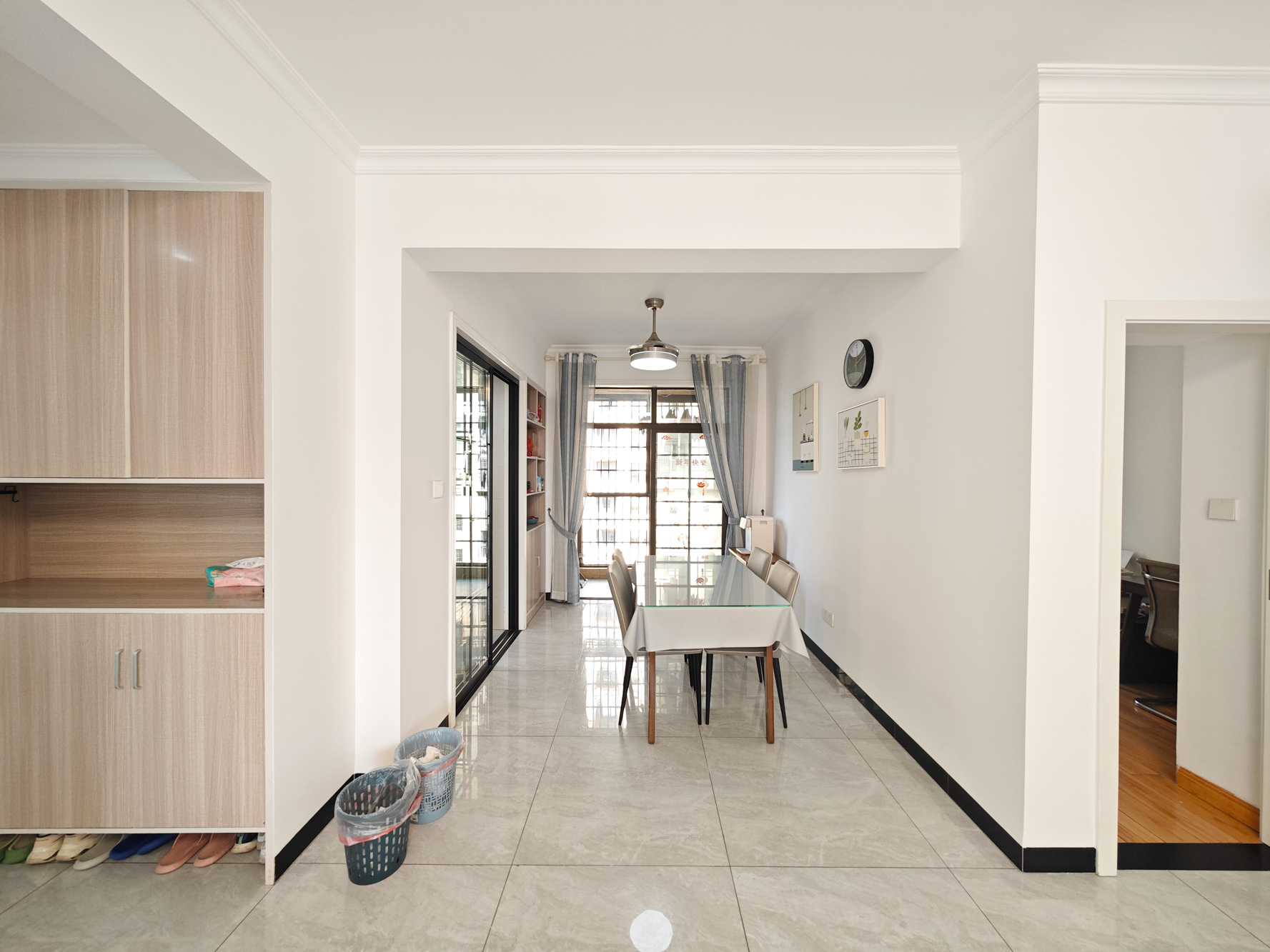 宏聚地中海  3室2厅2卫    95.8万客厅