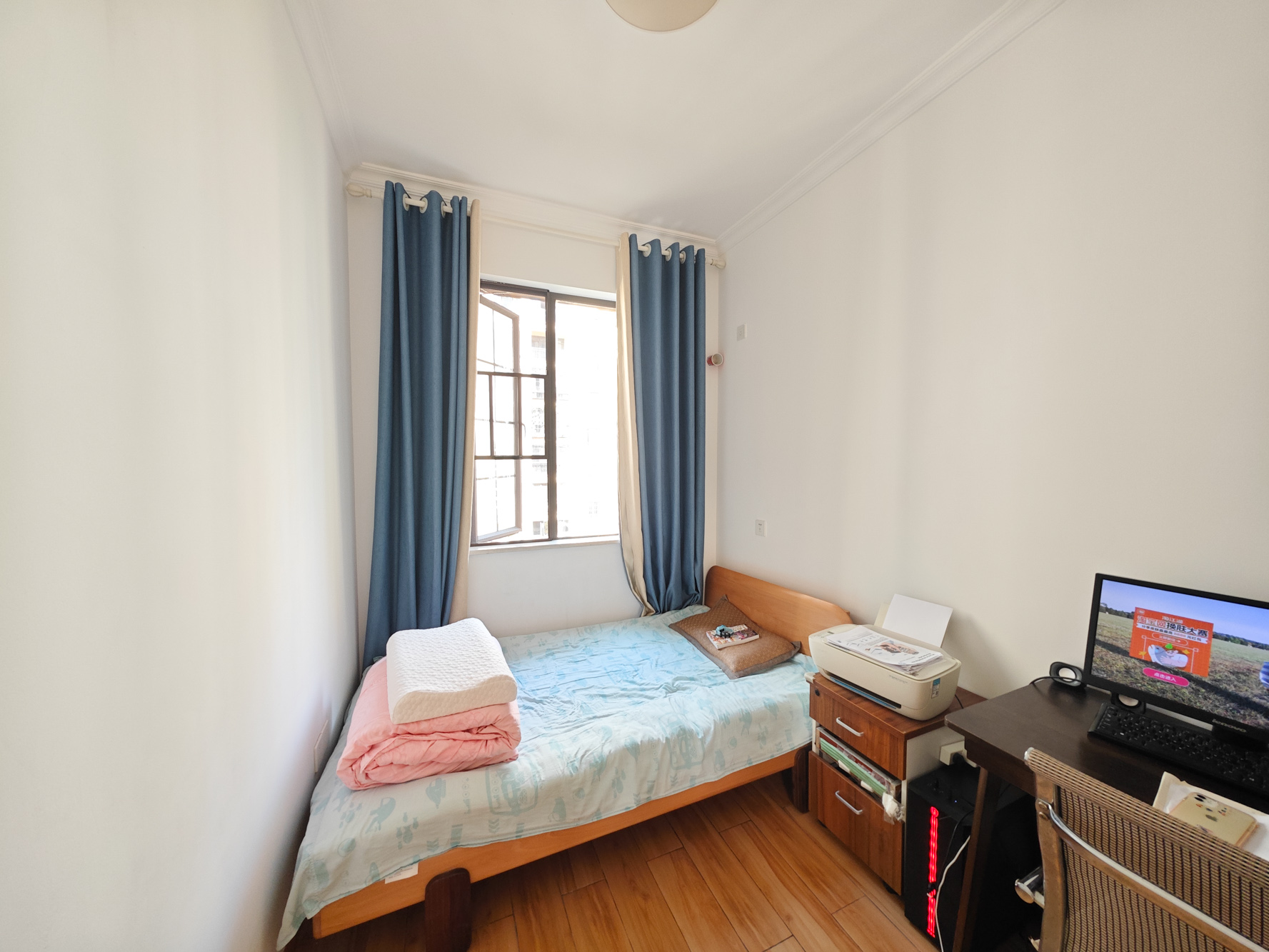 宏聚地中海  3室2厅2卫    95.8万卧室