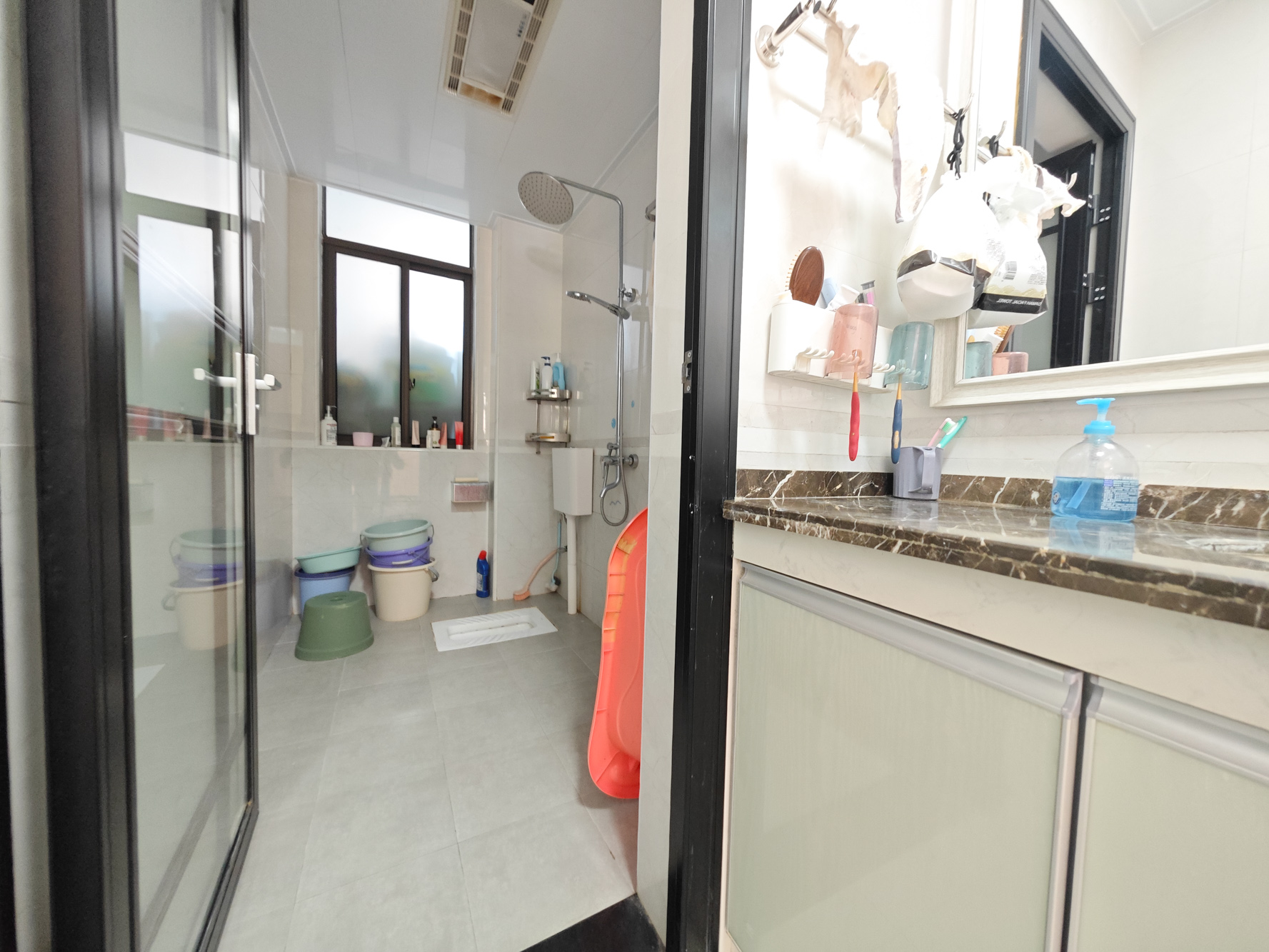 宏聚地中海 3室2厅2卫 95.8万 宏聚地中海 3室2厅2卫 95.8万卫生间