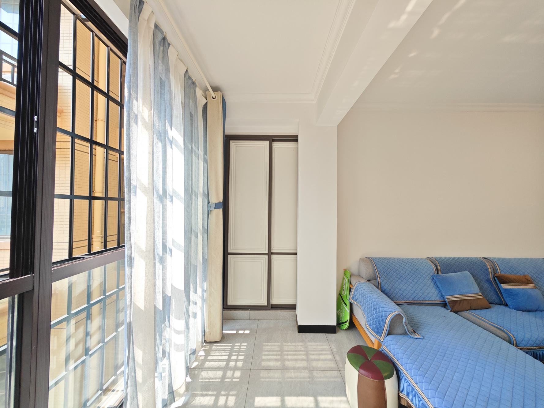 宏聚地中海  3室2厅2卫    95.8万阳台