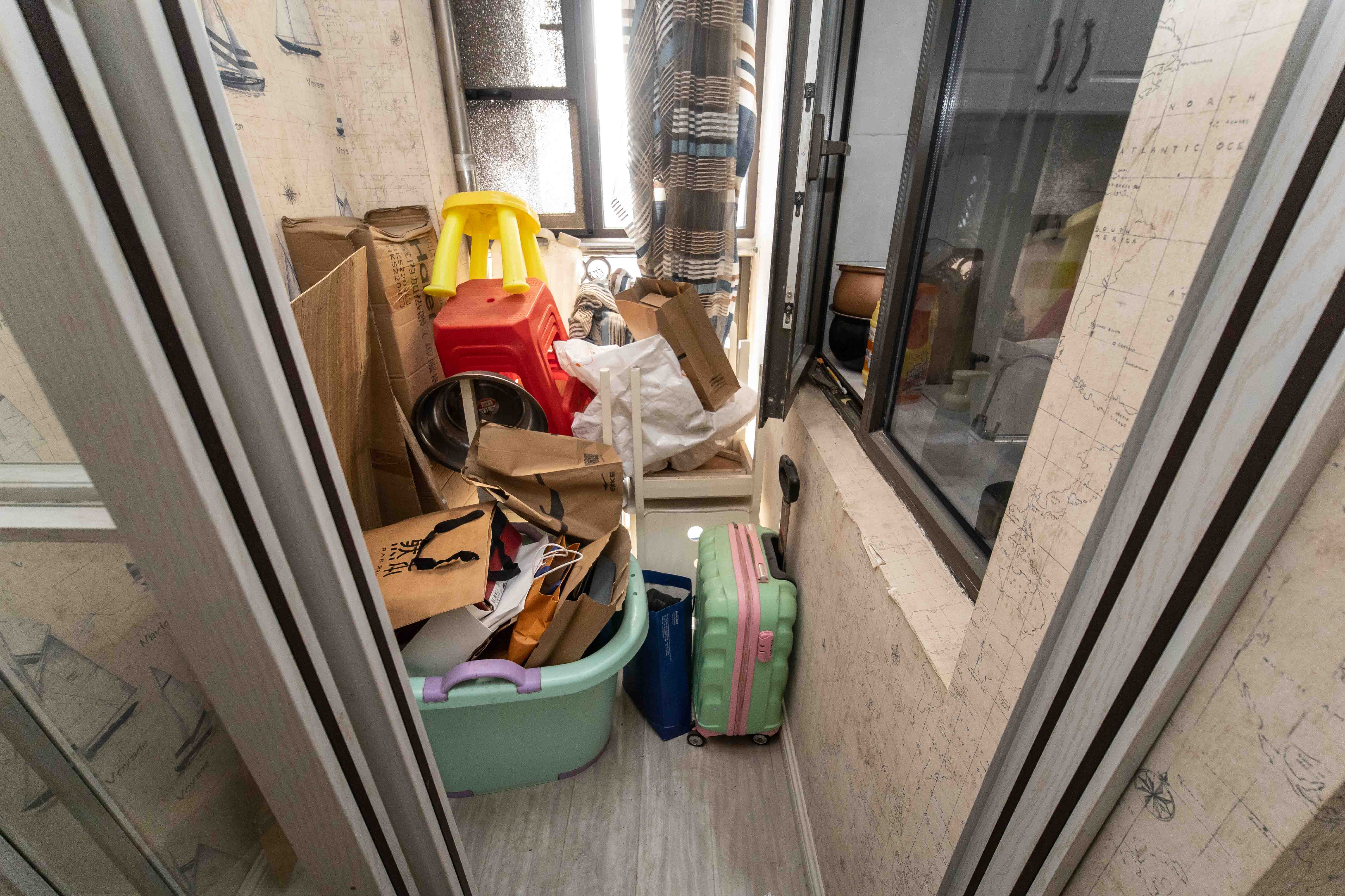 华晨国际公馆  2室2厅2卫   108.80万阳台